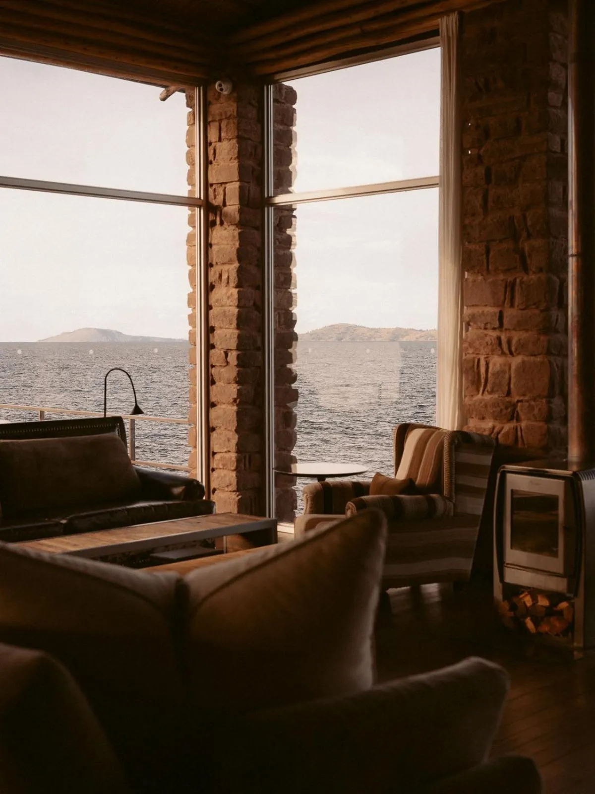 Property building in Titilaka by Andean