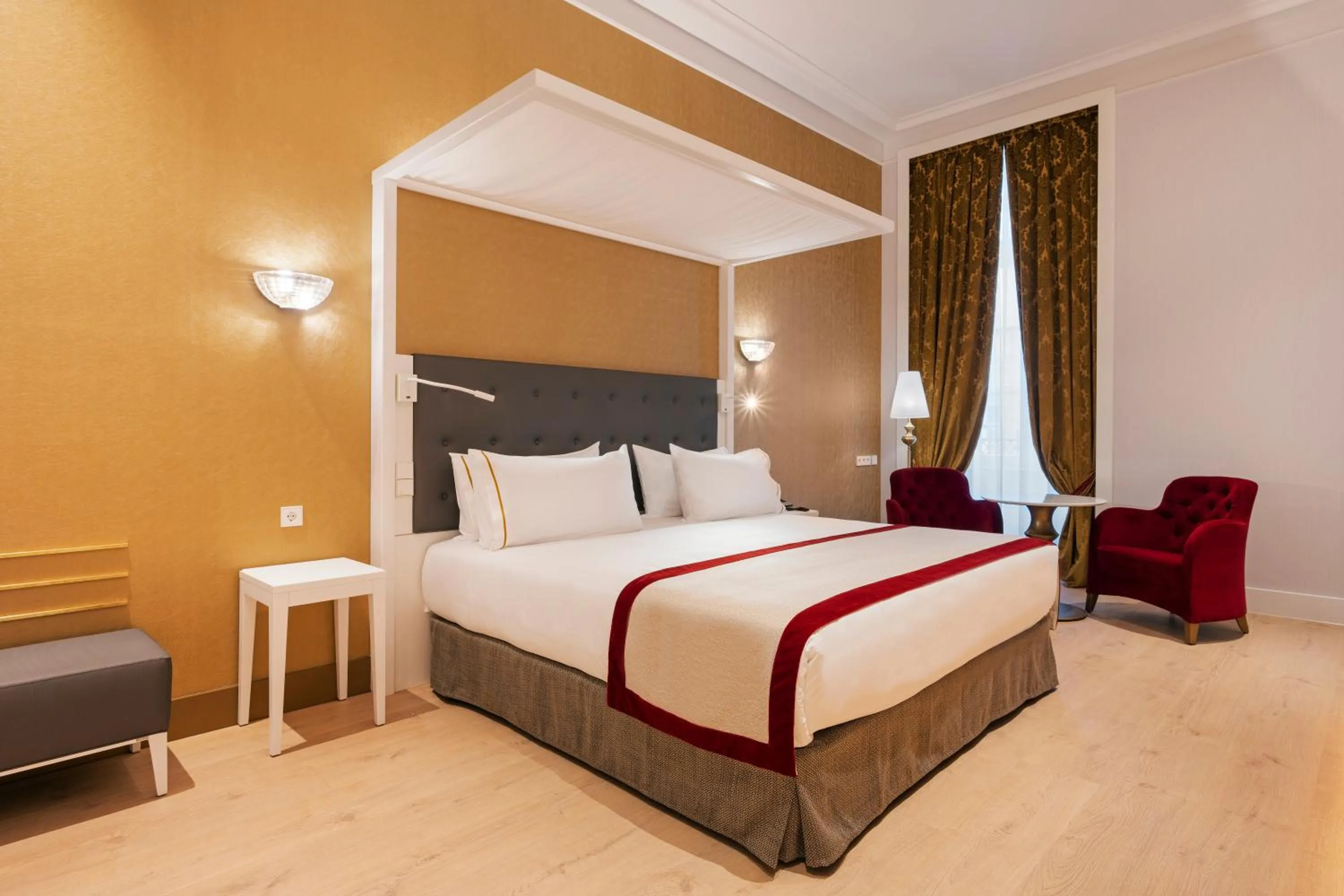 Bed in Áurea Ana Palace by Eurostars Hotel Company