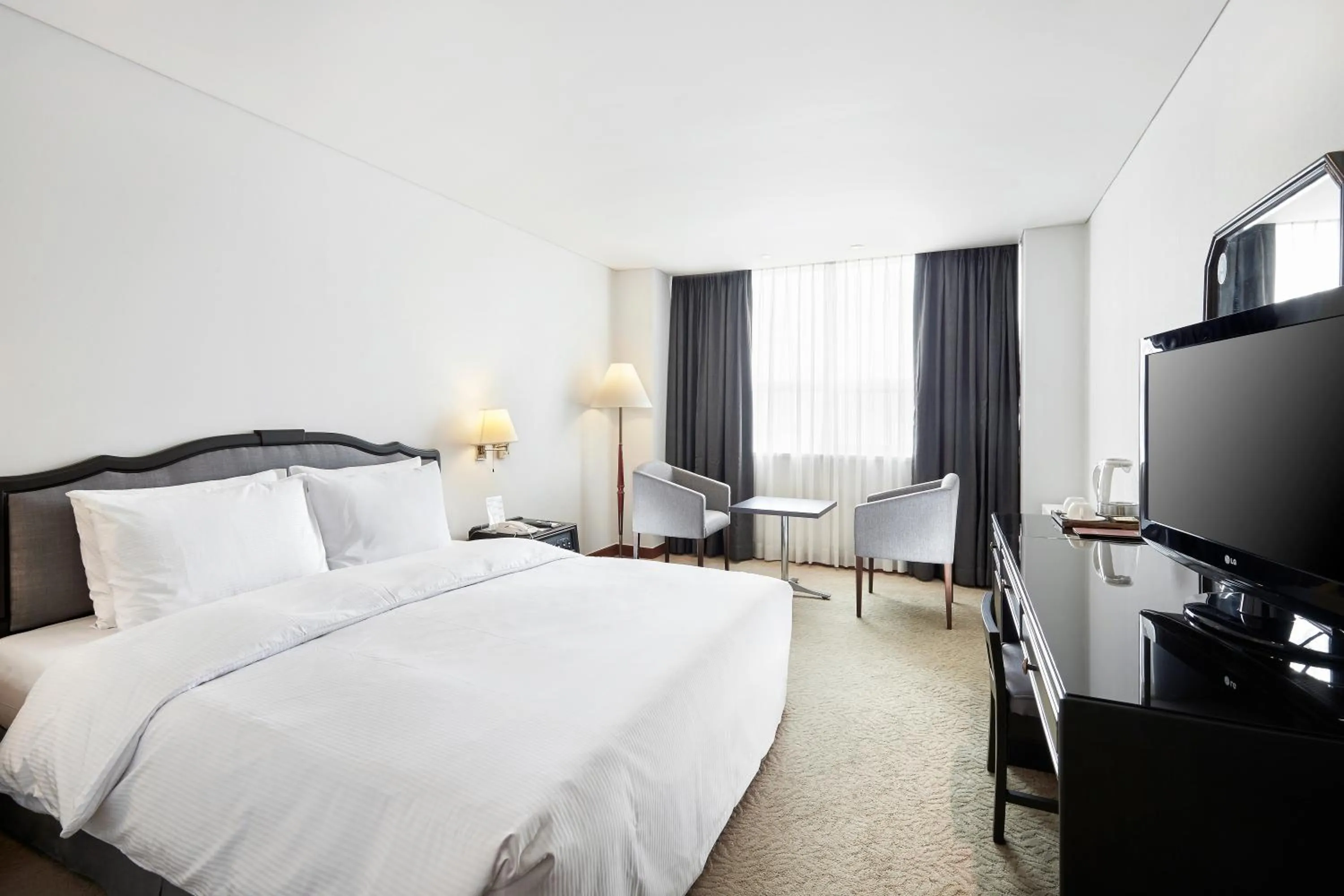 Bed in Hotel President