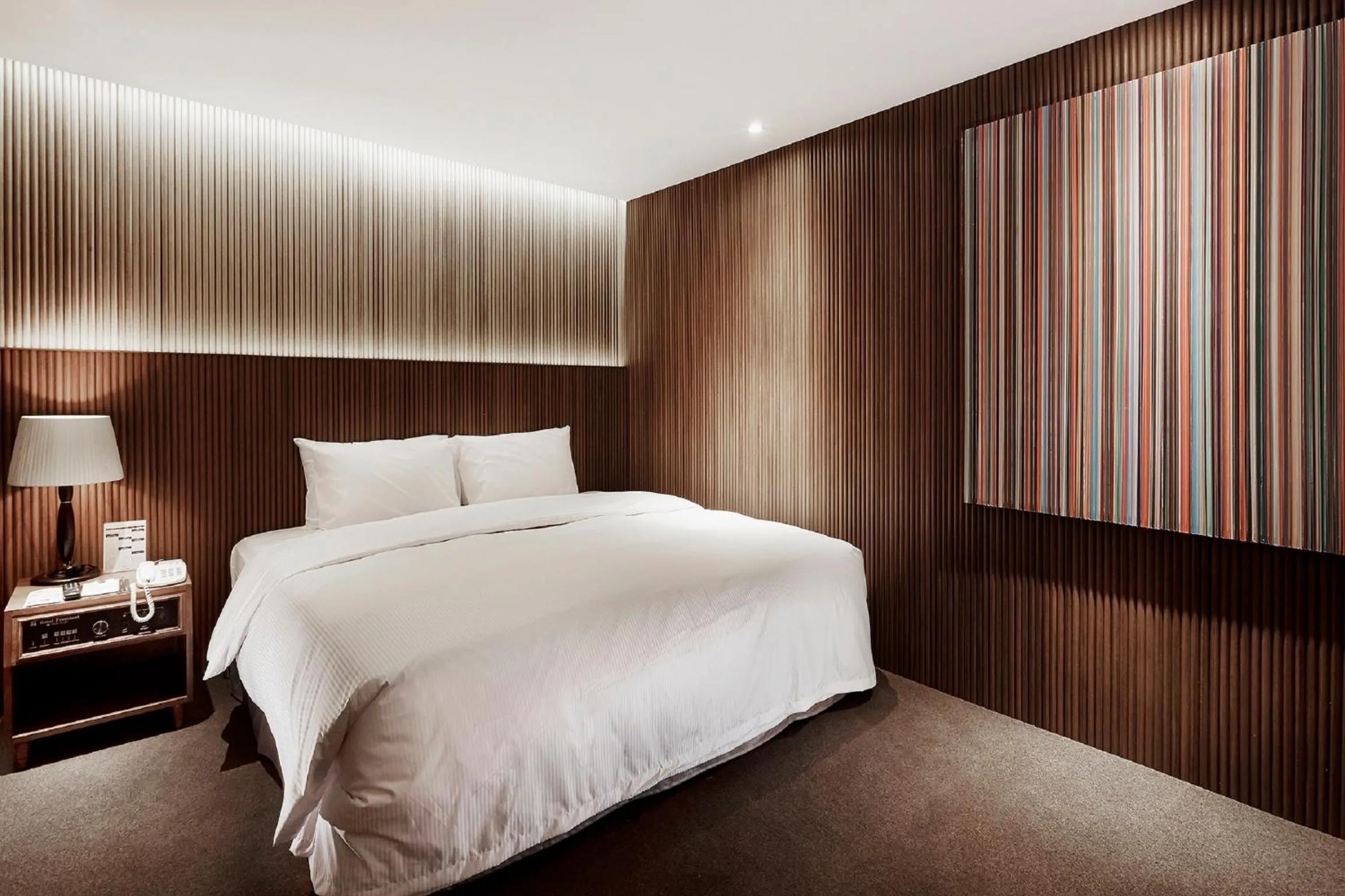 cot, Bed in Hotel President