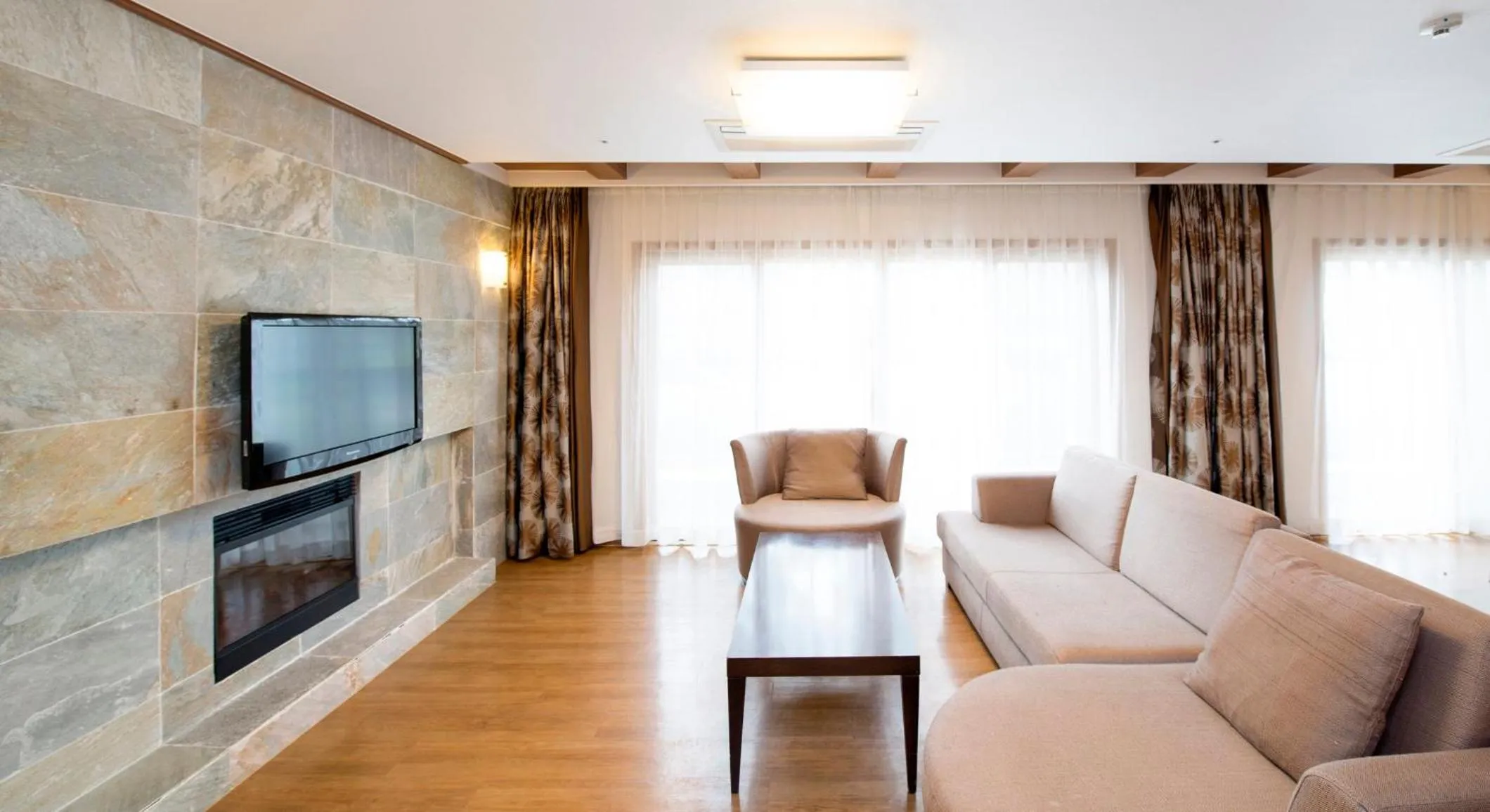 Photo of the whole room in Holiday Inn & Suites Alpensia Pyeongchang Suites by IHG
