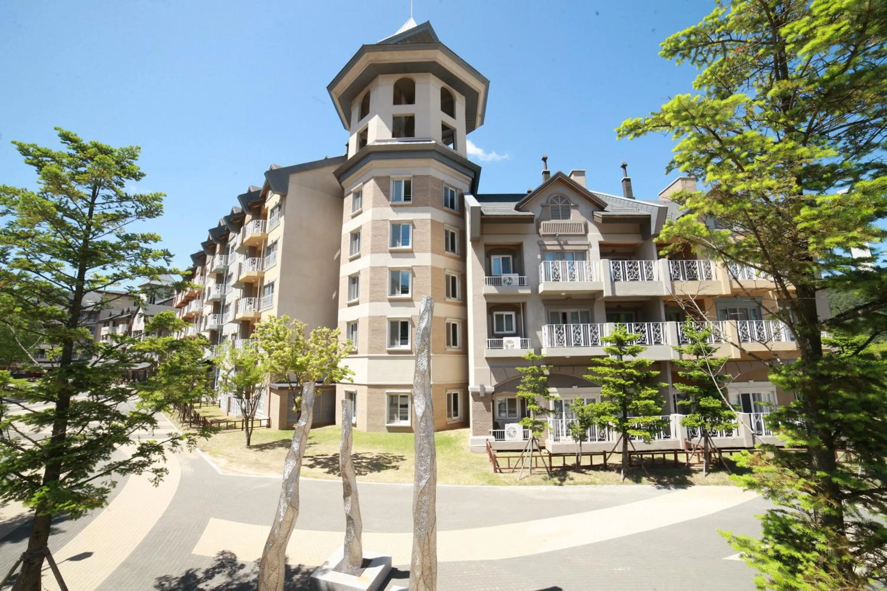 Property building in Holiday Inn & Suites Alpensia Pyeongchang Suites by IHG
