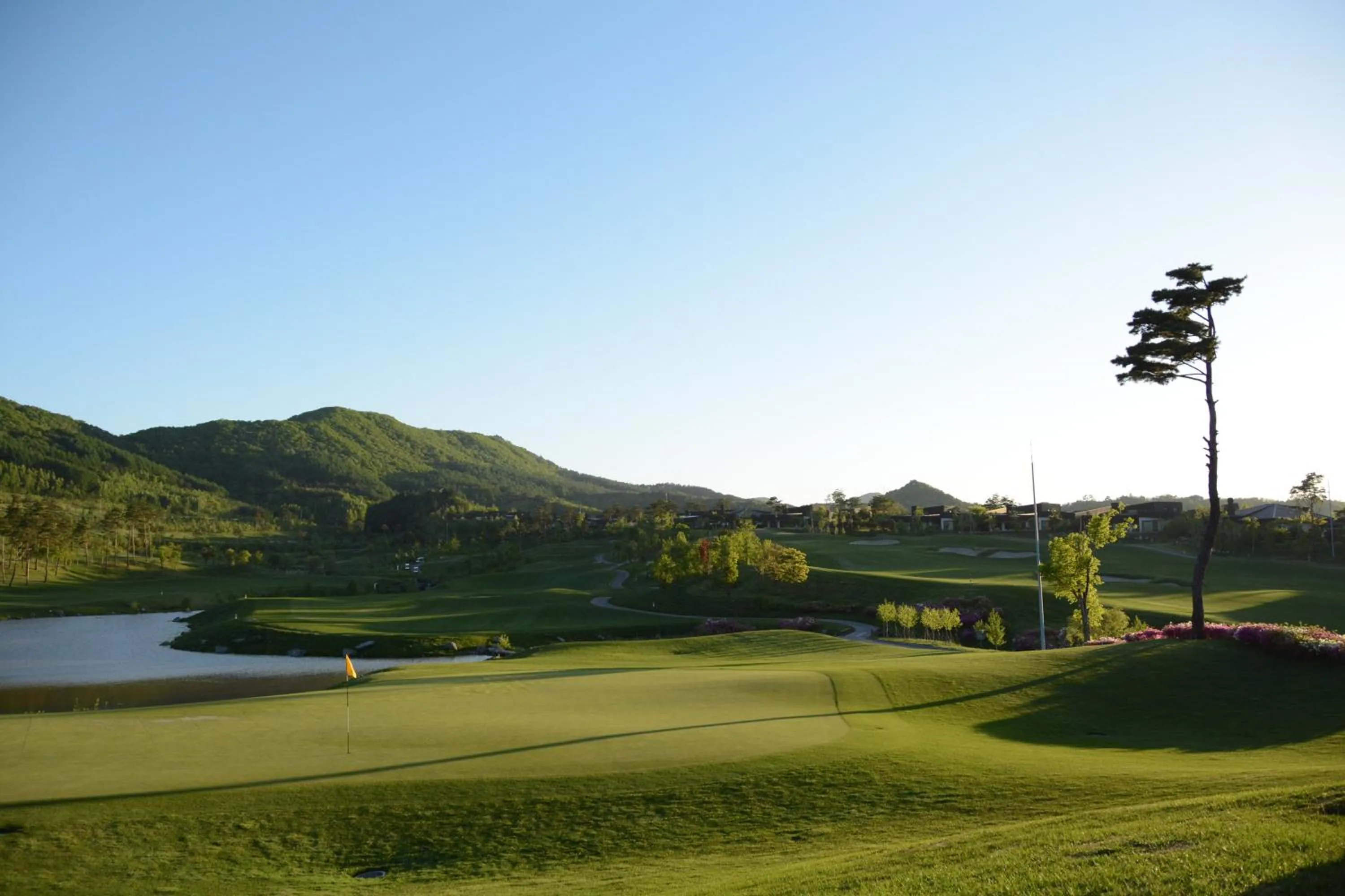 Golfcourse in Holiday Inn & Suites Alpensia Pyeongchang Suites by IHG