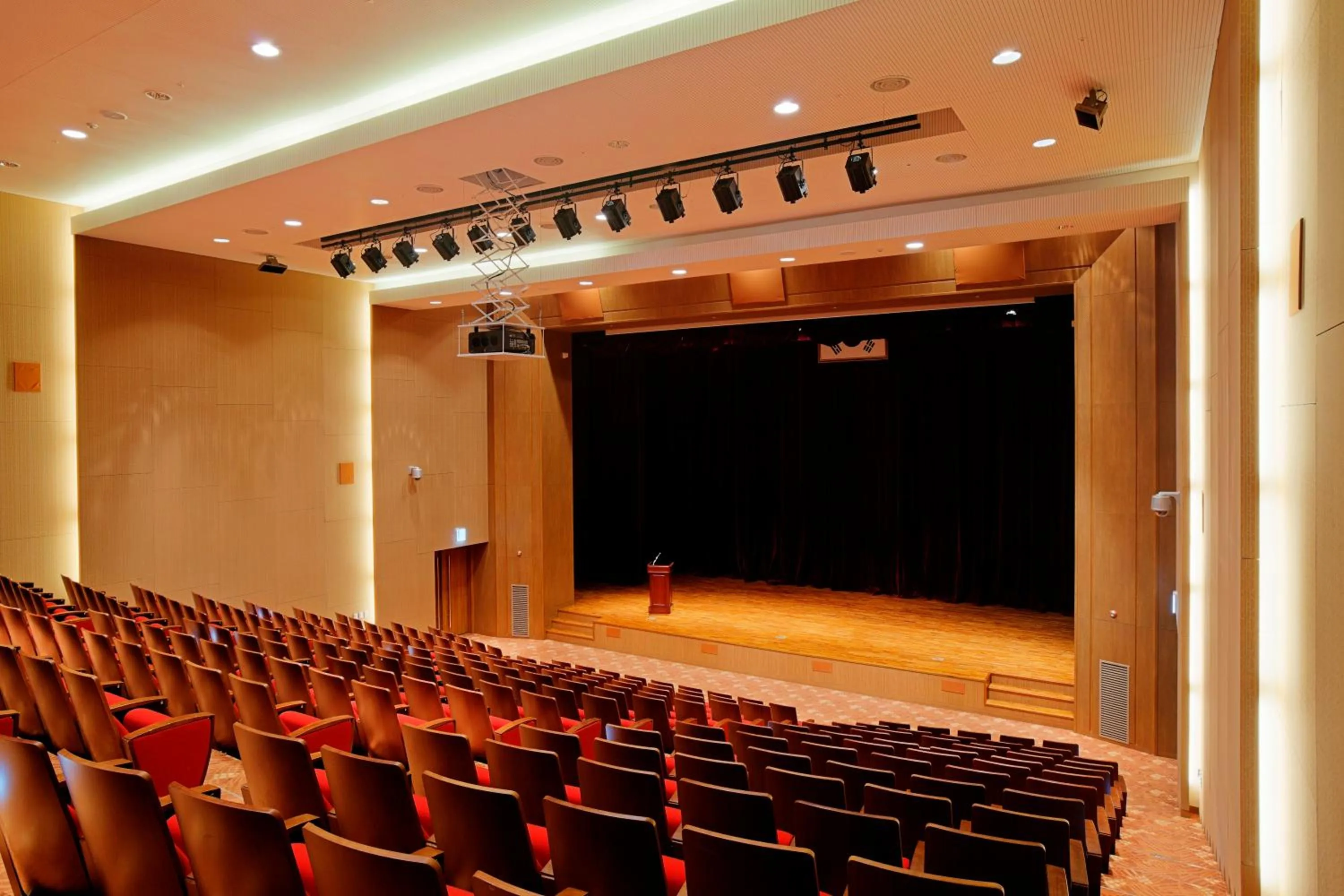 Meeting/conference room in Holiday Inn & Suites Alpensia Pyeongchang Suites by IHG