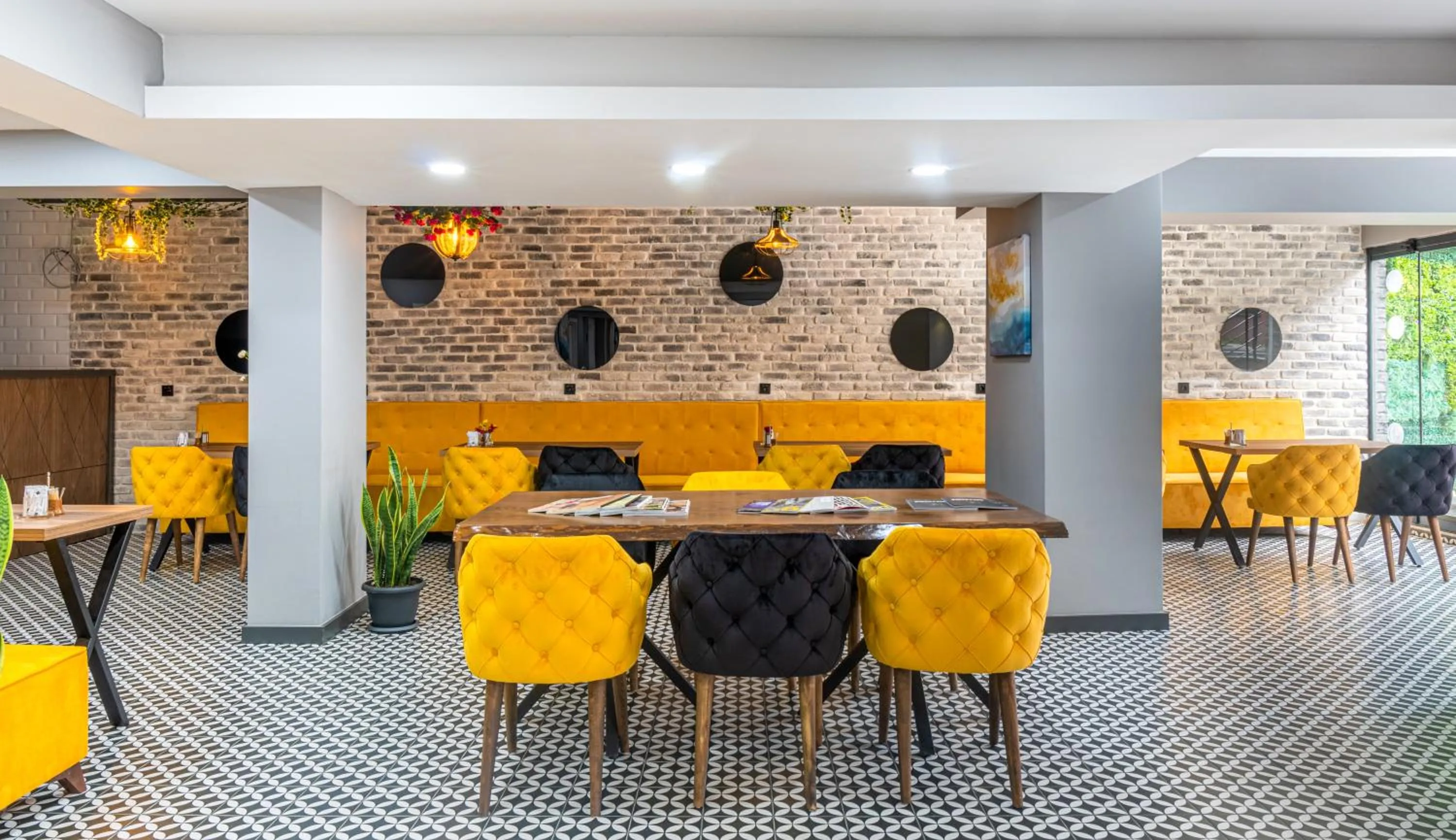 Restaurant/places to eat in Lorem Hotel