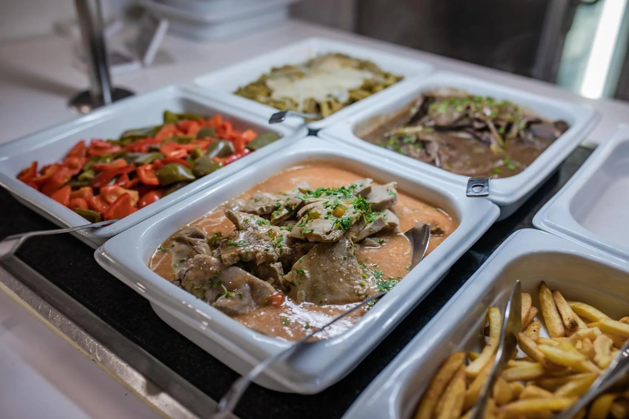 Restaurant/places to eat in Servatur Waikiki