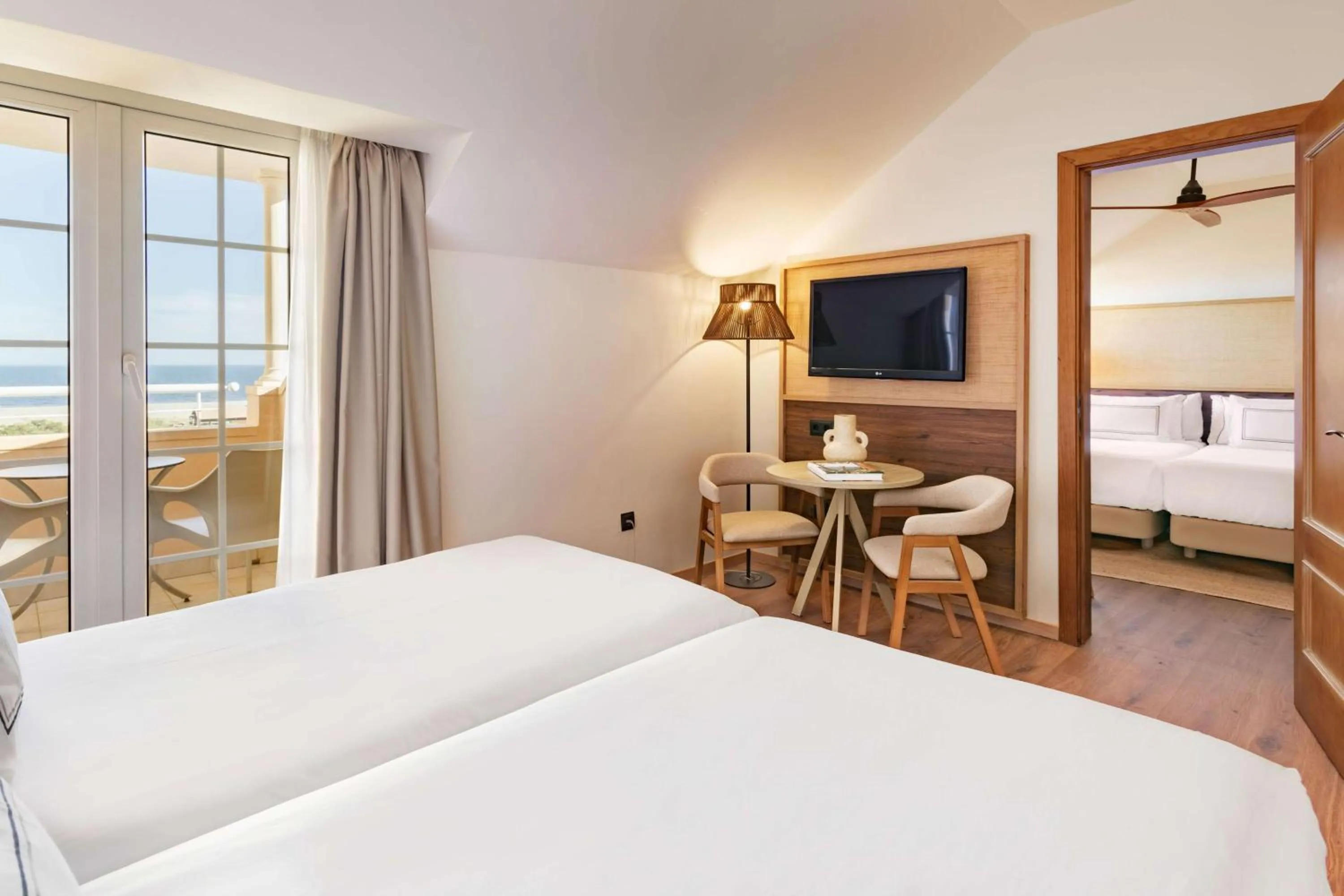 Bedroom, Bed in Meliá Isla Canela