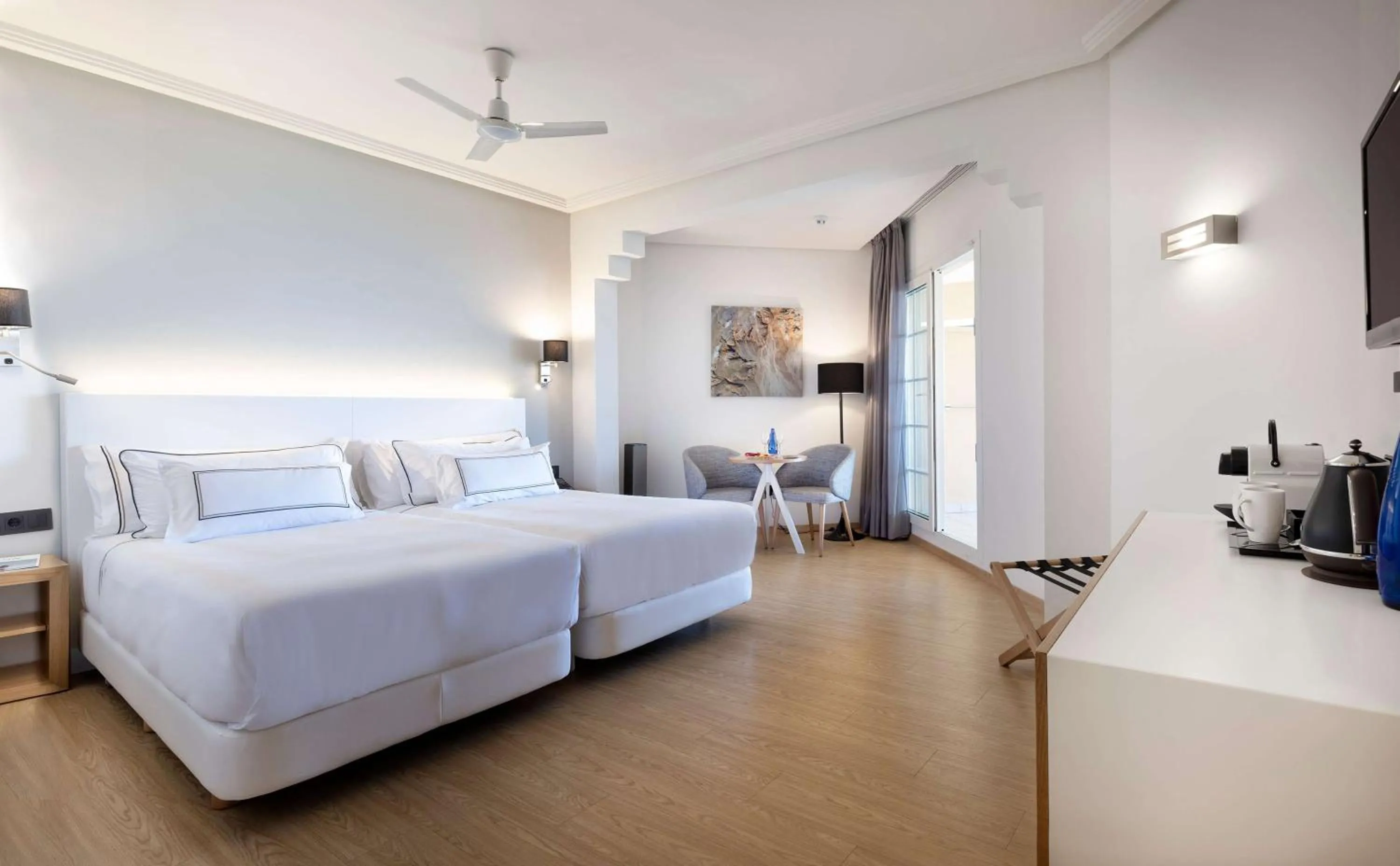 Bedroom, Bed in Meliá Isla Canela