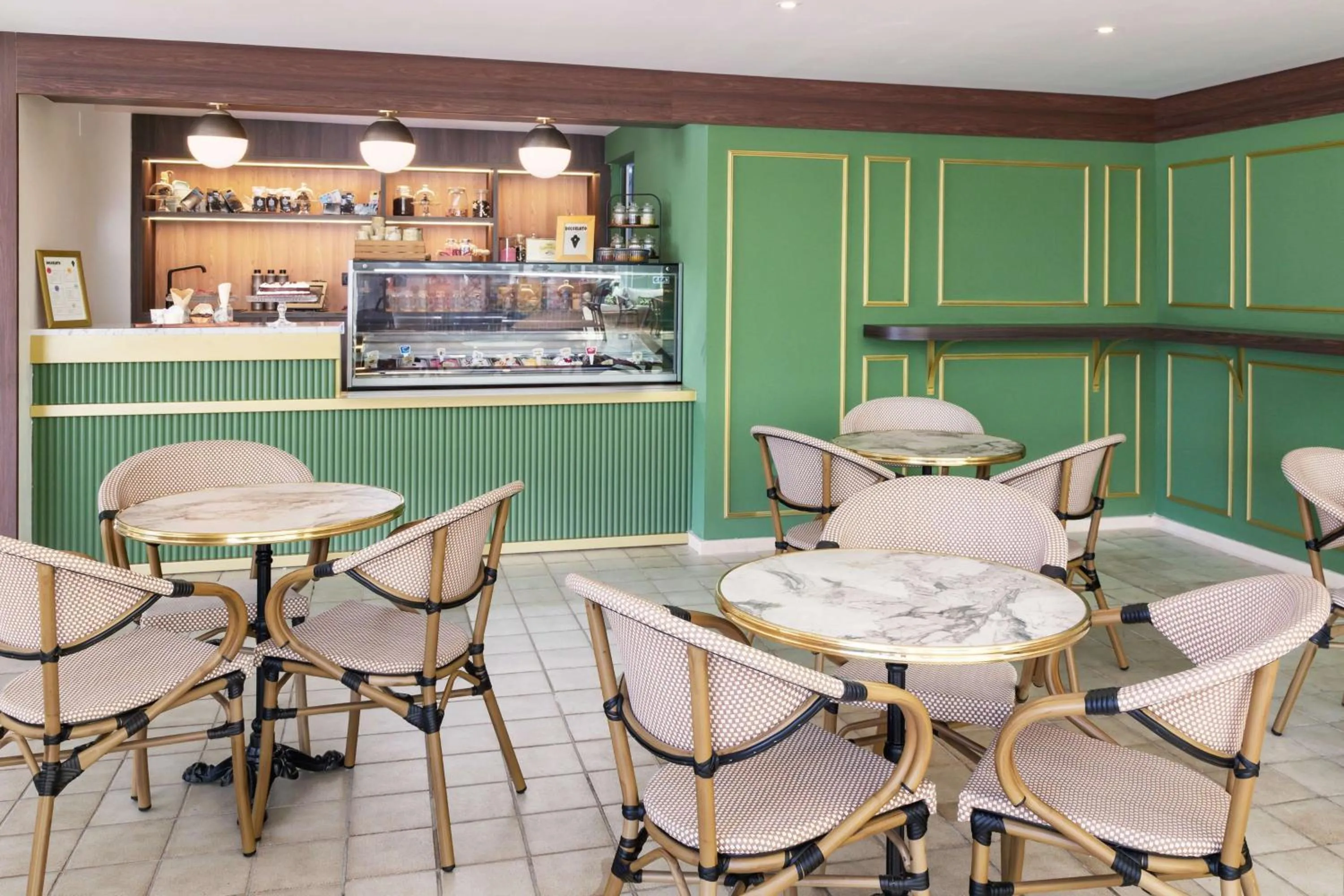 Restaurant/places to eat in Meliá Isla Canela