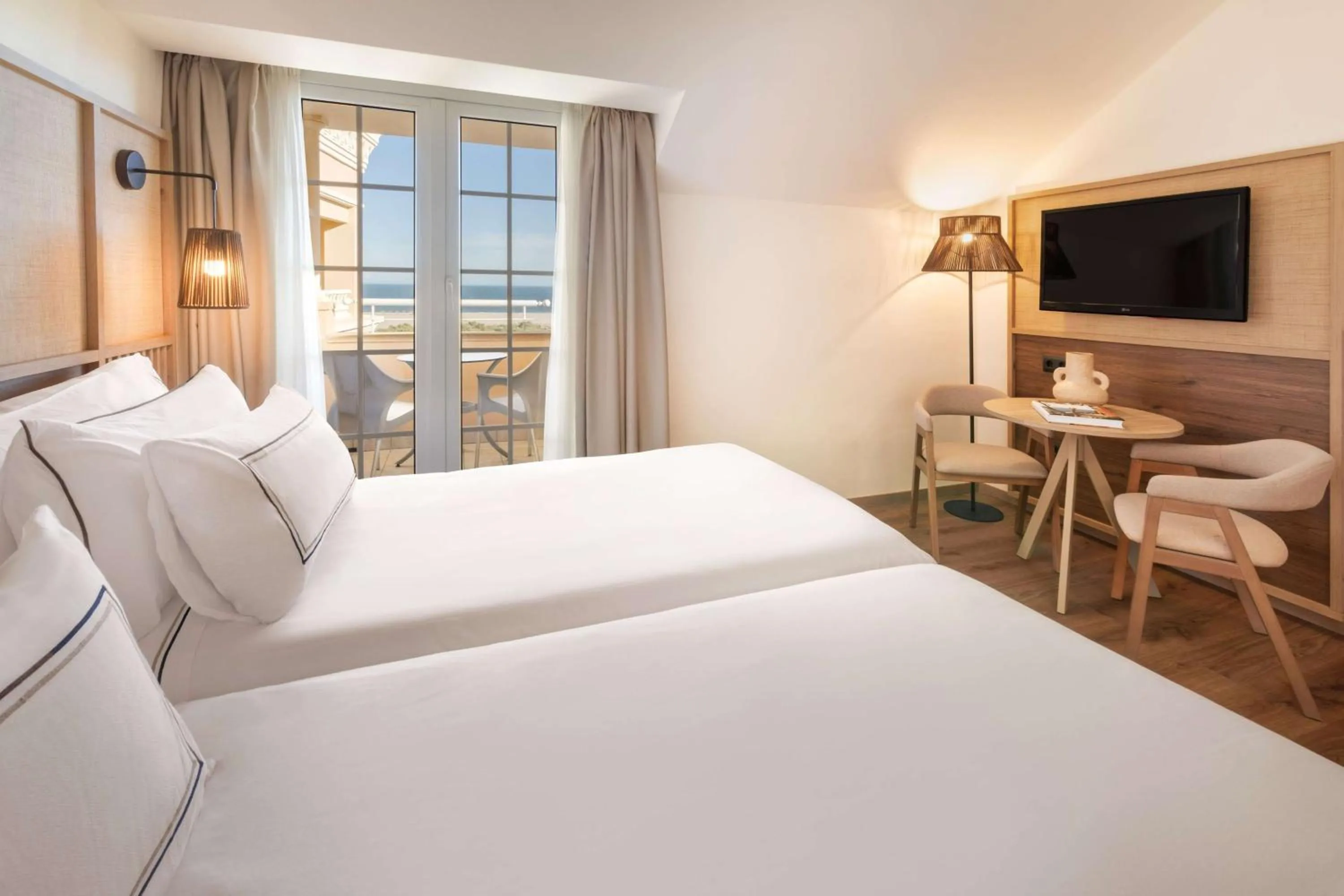 Bedroom, Bed in Meliá Isla Canela