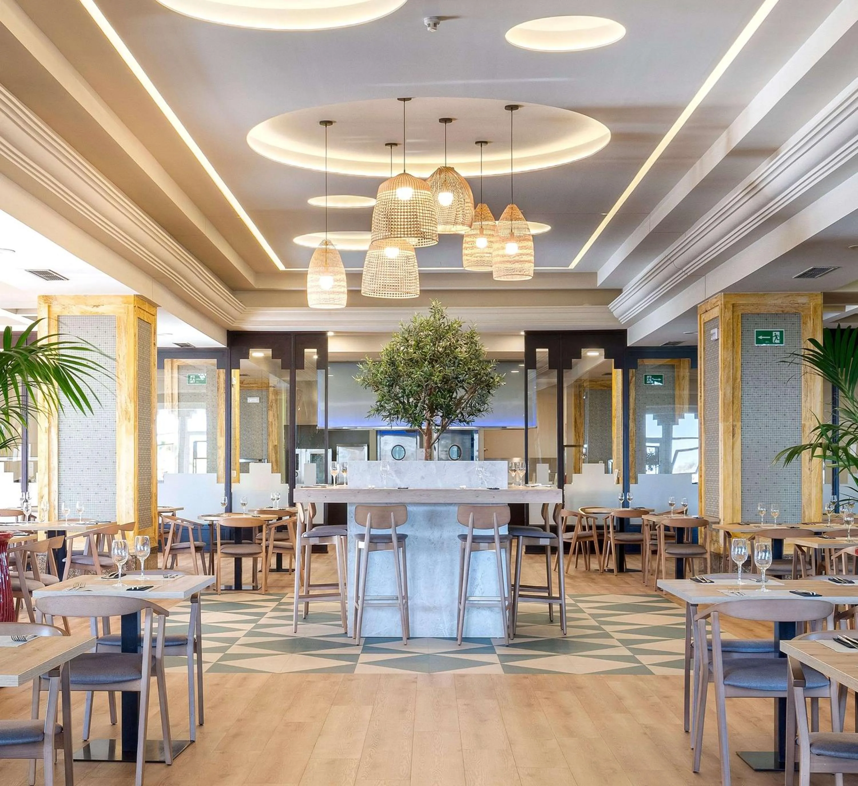 Restaurant/places to eat in Meliá Isla Canela