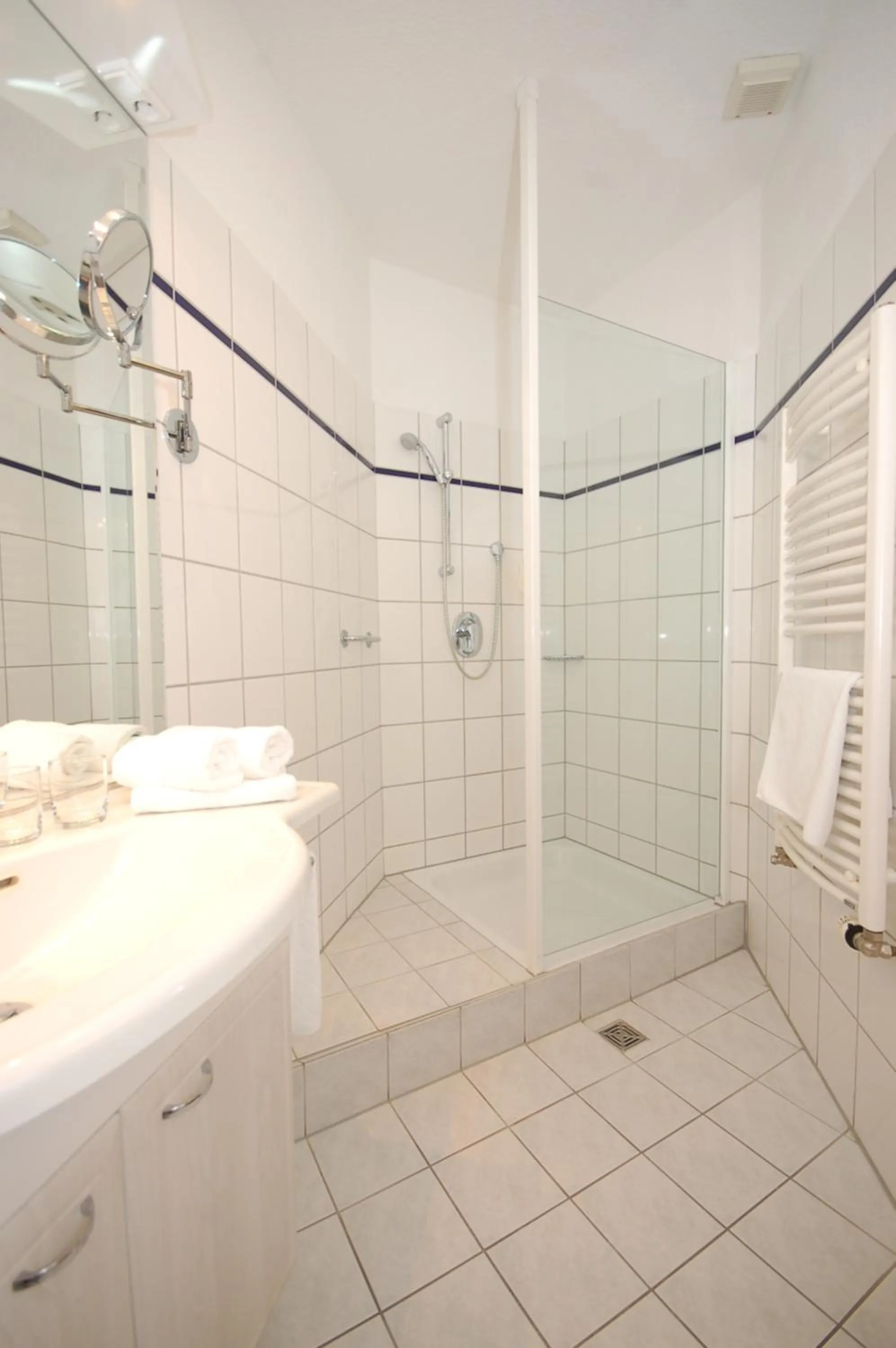 Shower in Landhotel Behre