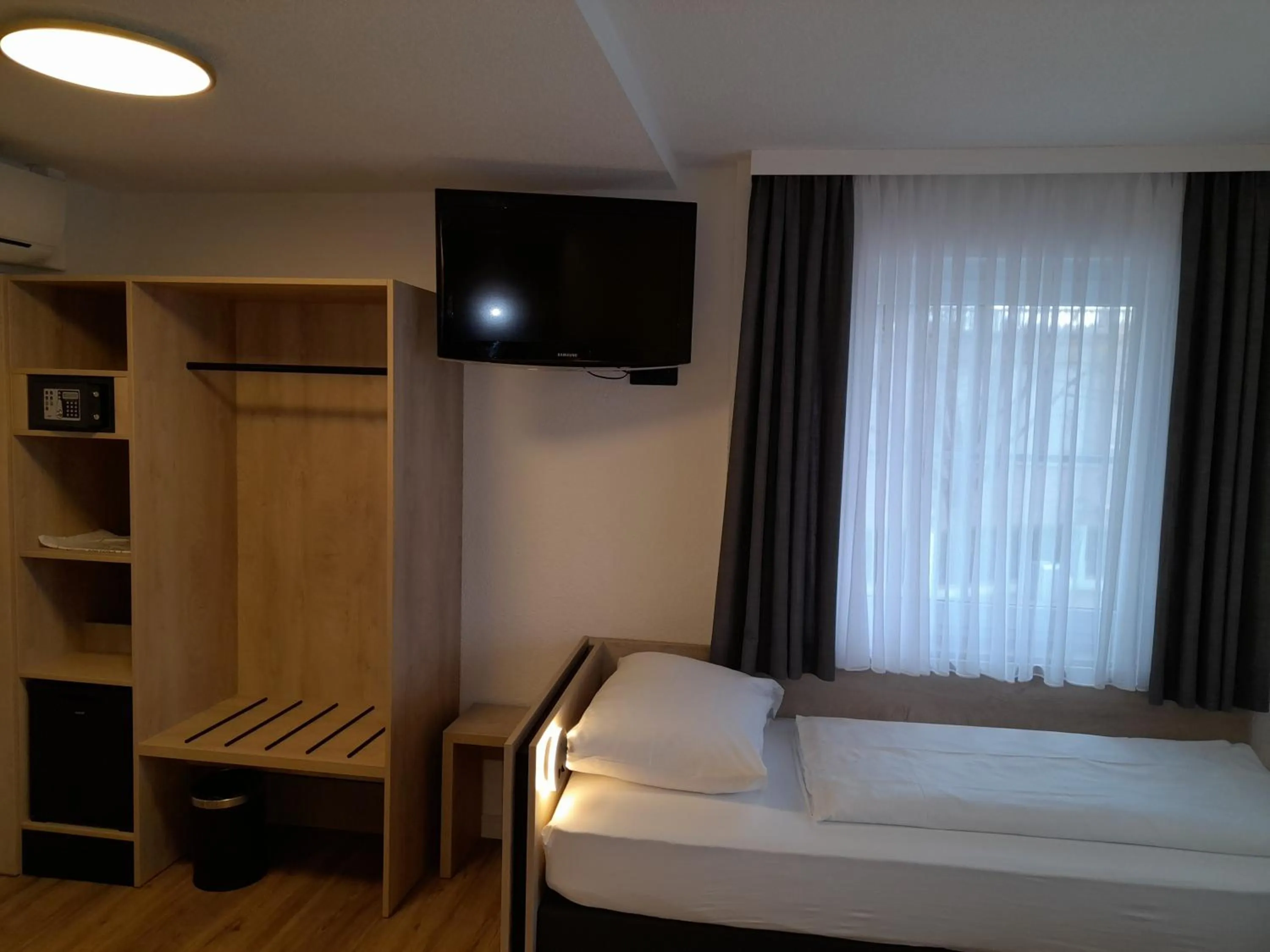 Bedroom, Bed in Hotel am Park