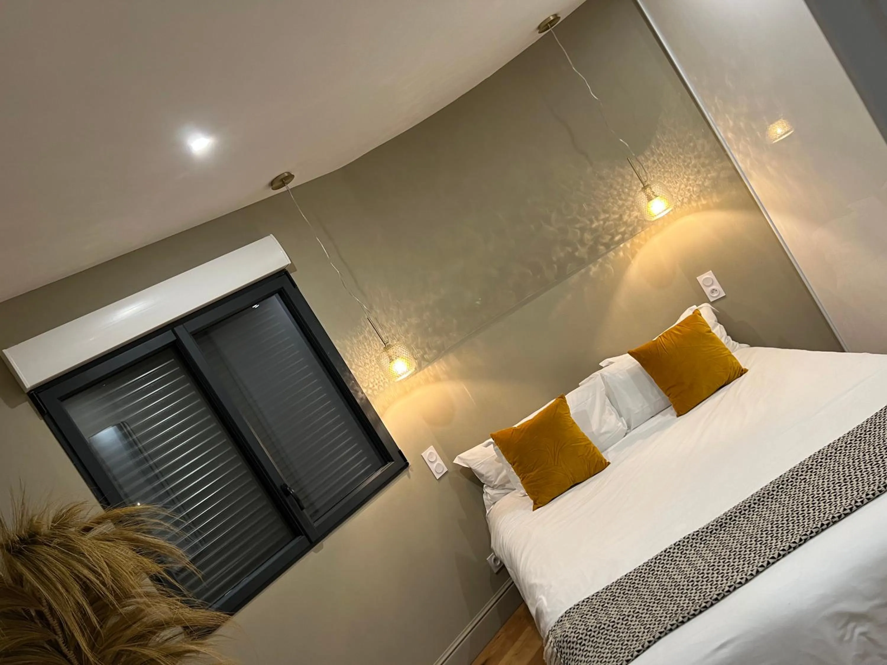 Bedroom, Bed in Appartements de Standing - Panate