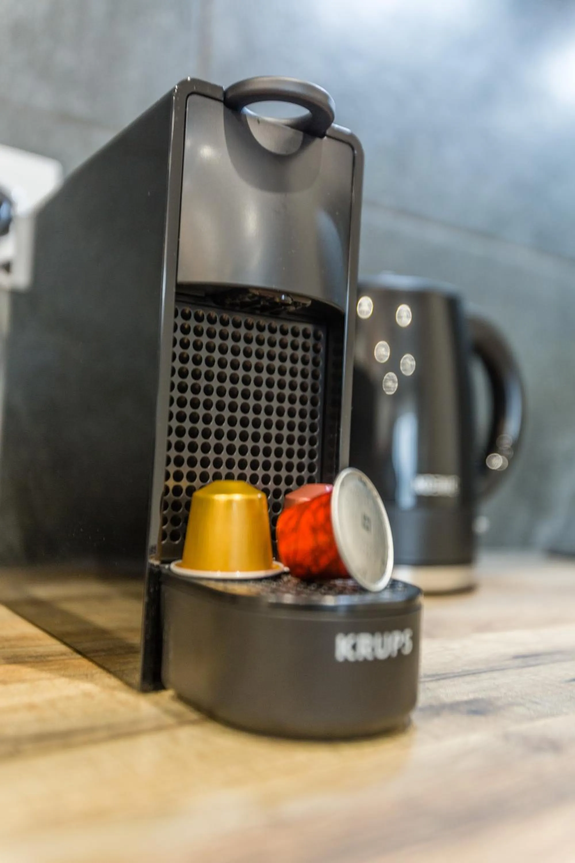 Coffee/tea facilities in Raise Athens Metro Apartments