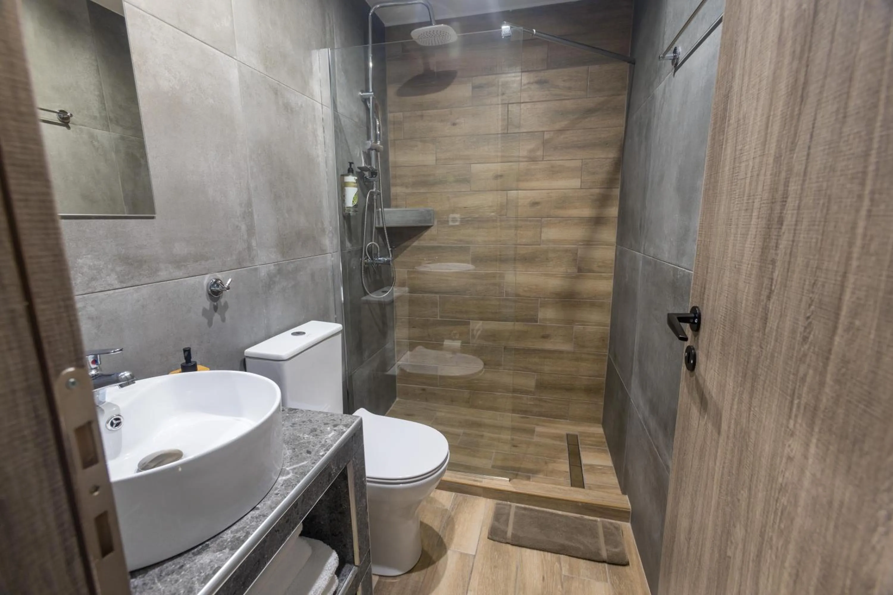 Shower in Raise Athens Metro Apartments
