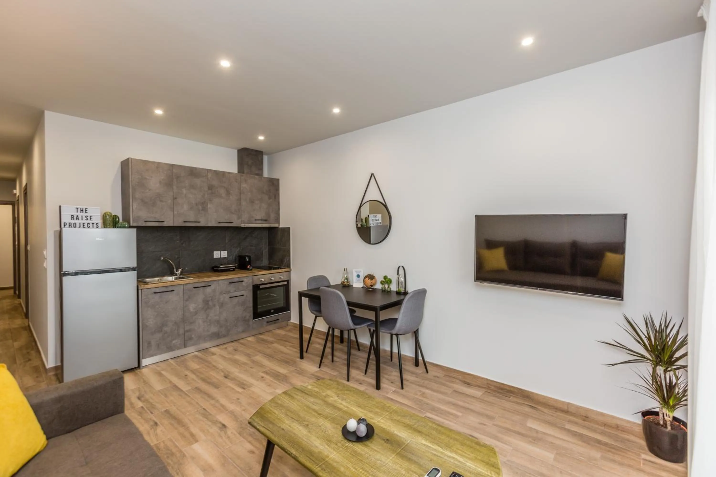 TV and multimedia in Raise Athens Metro Apartments