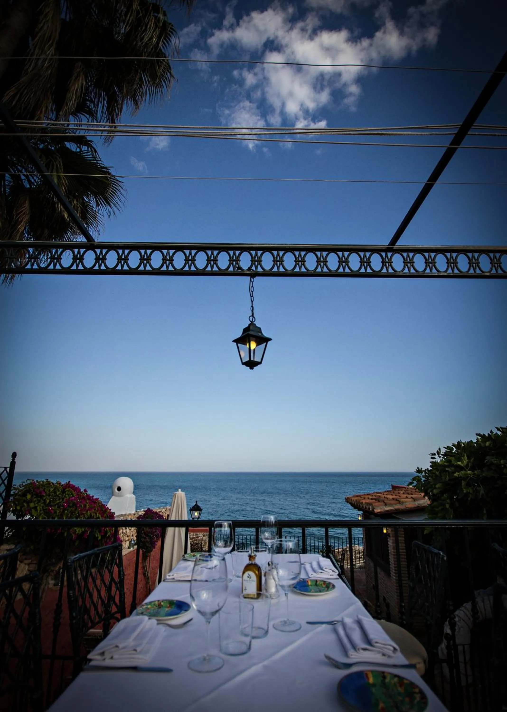 Restaurant/places to eat in Hotel Carabeo