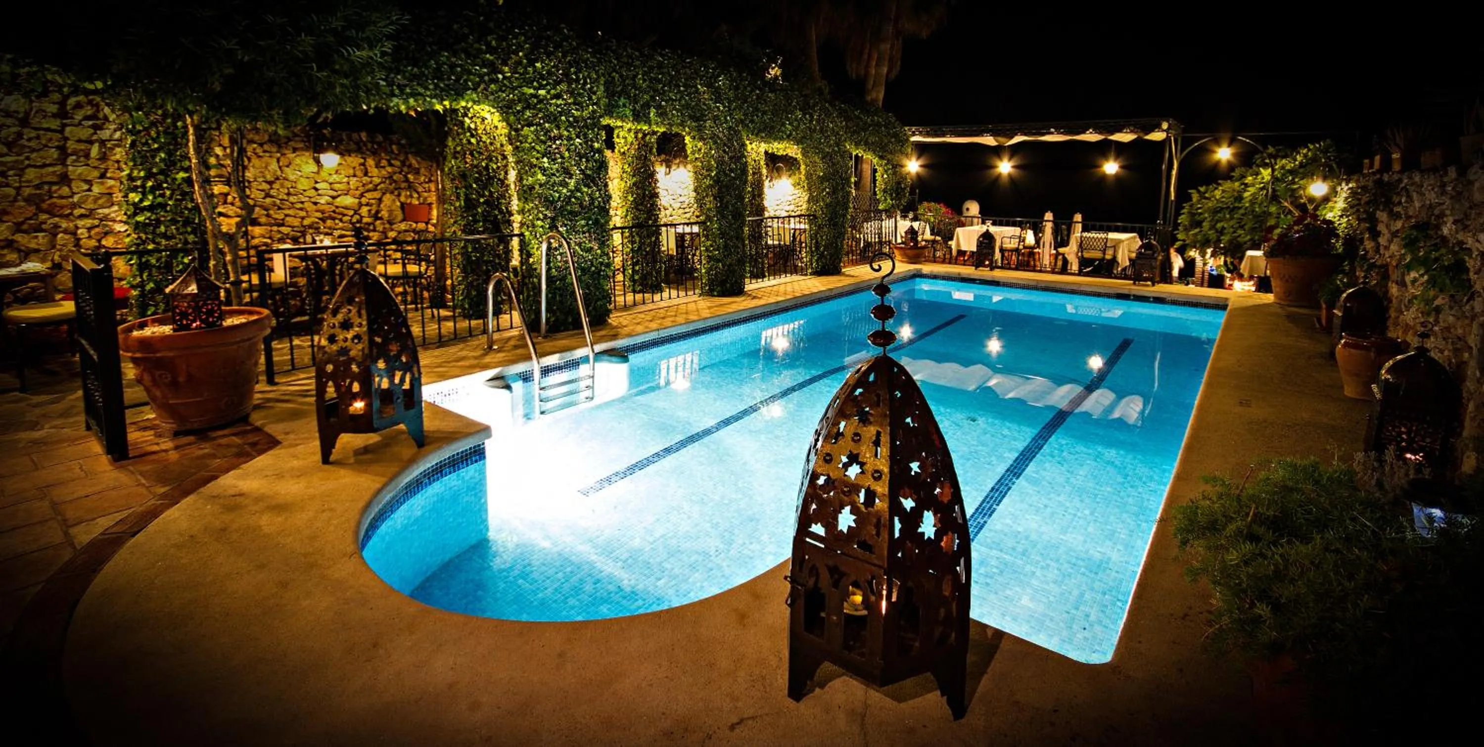 Swimming pool in Hotel Carabeo