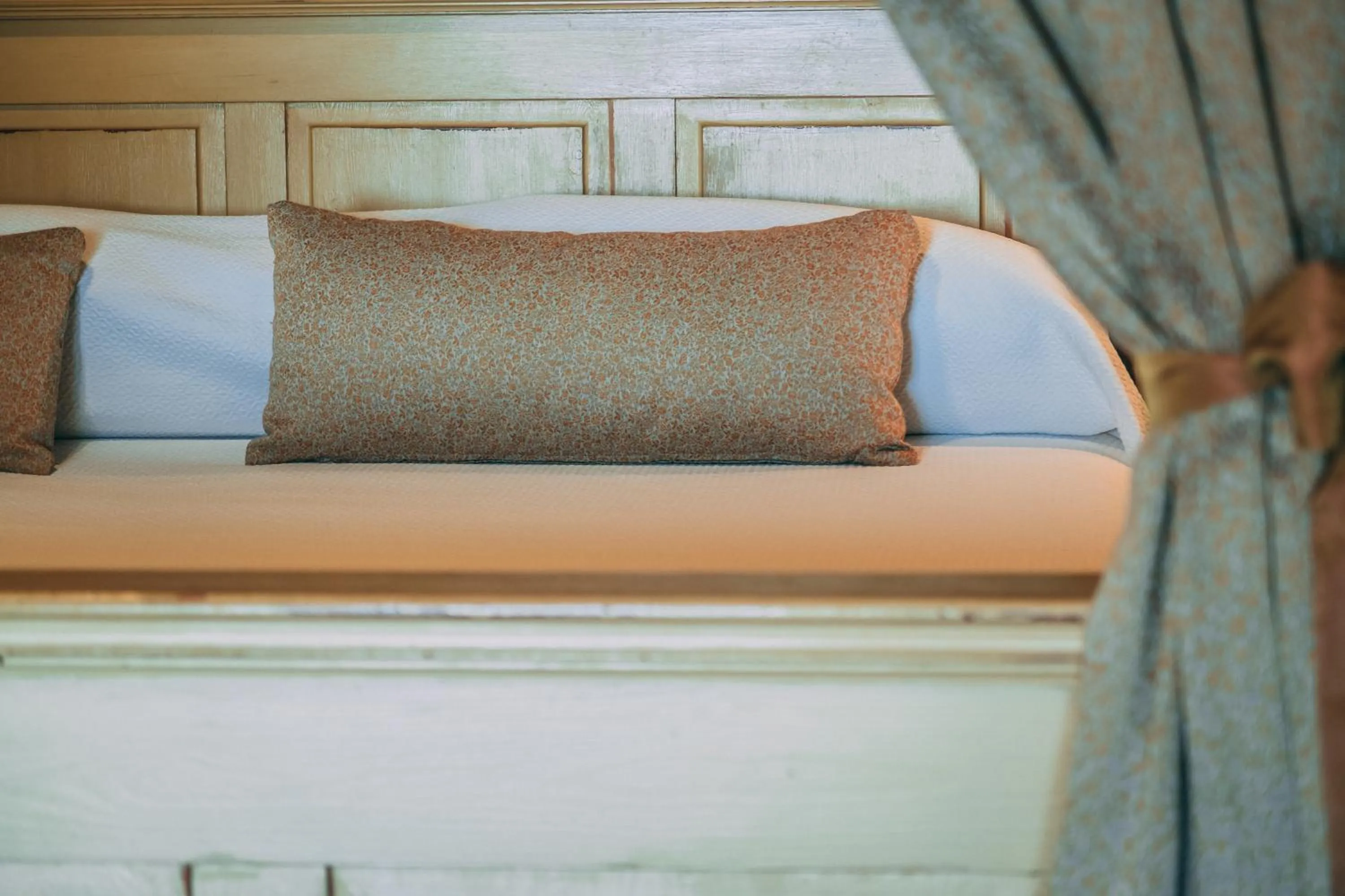 Bed in Hotel Carabeo