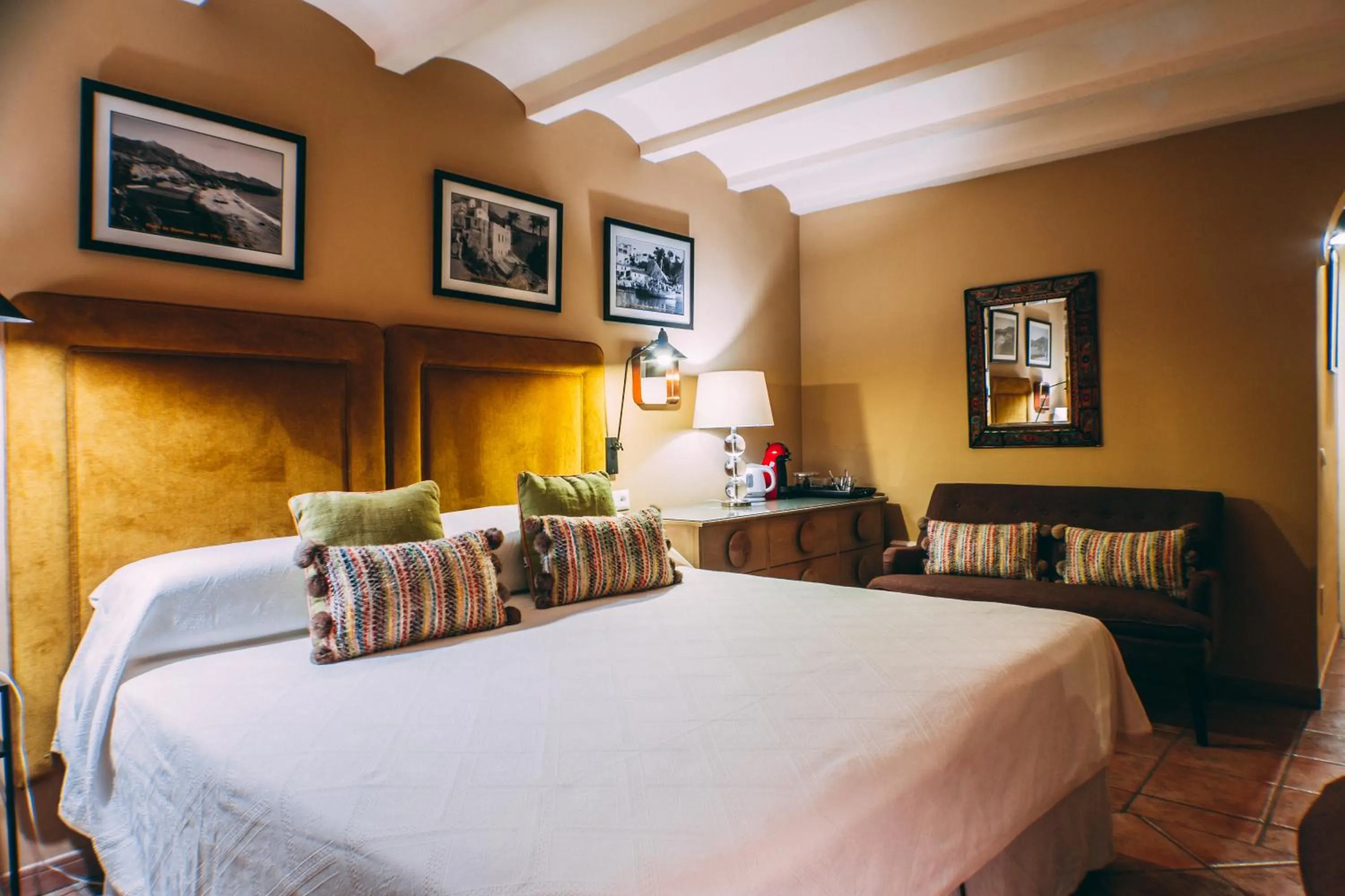 Bed in Hotel Carabeo