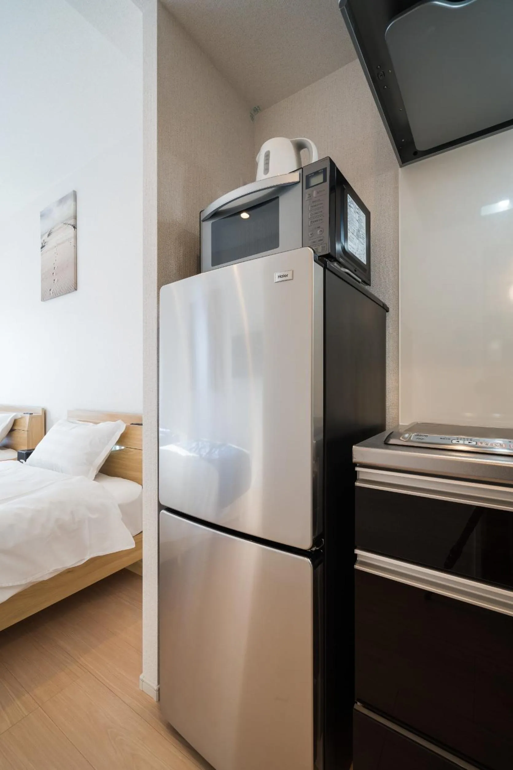 Coffee/tea facilities, Bed in Hotel Emir