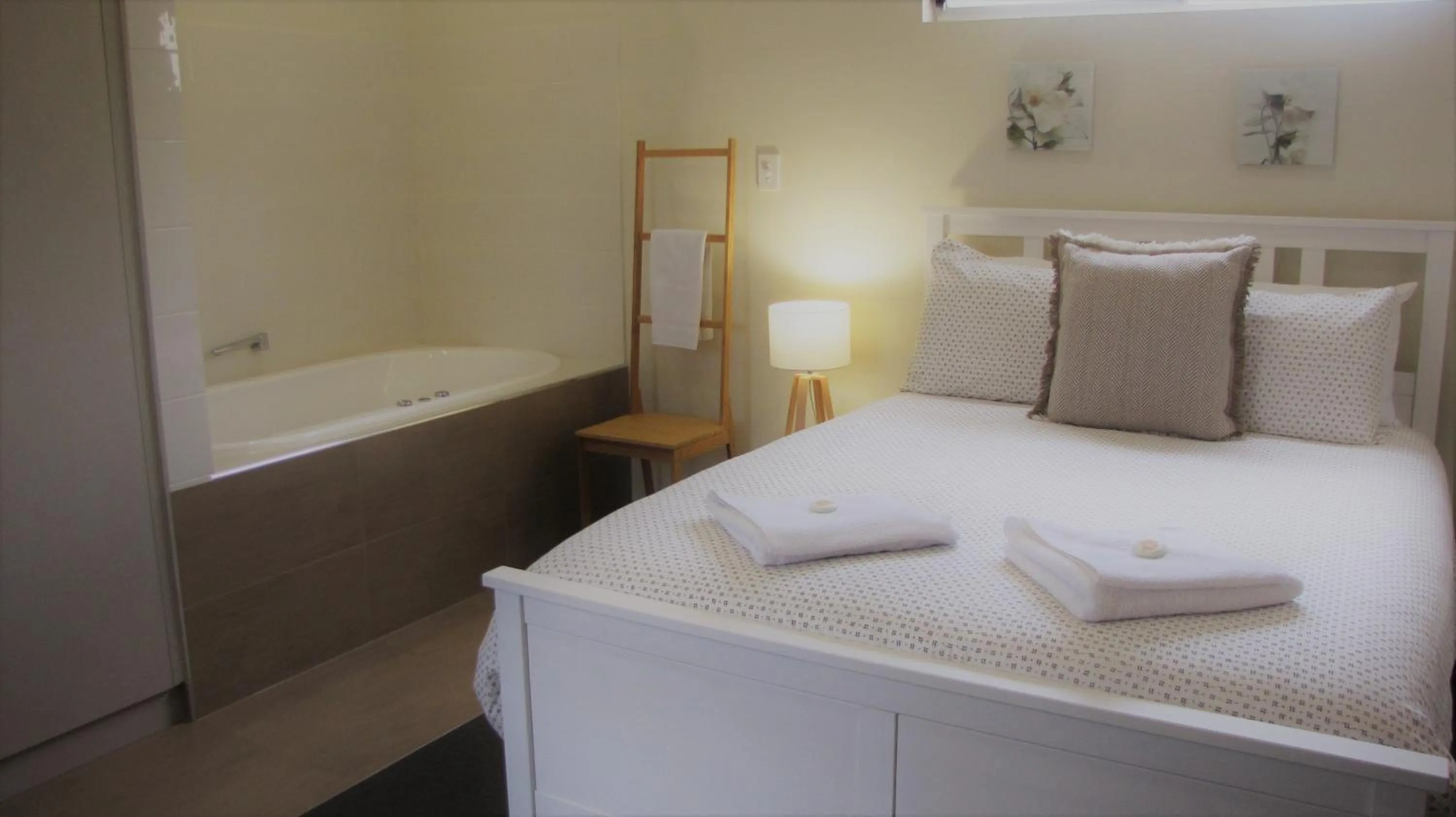 One-Bedroom Apartment in 1839 Cottages