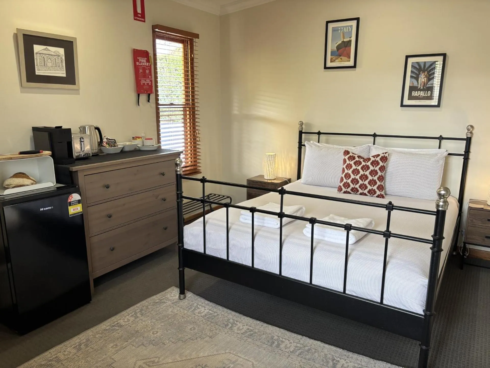 Bed in 1839 Cottages