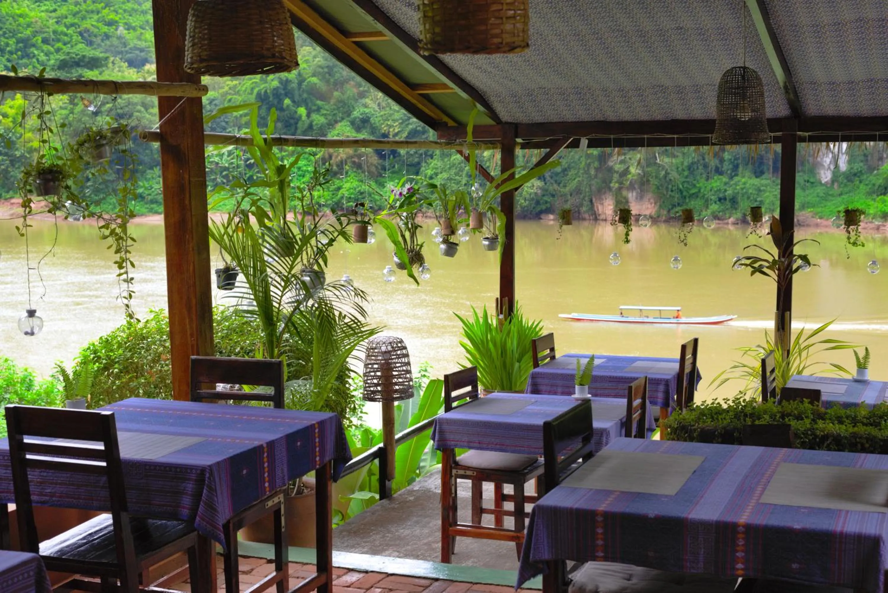Restaurant/places to eat in Mandala Ou Resort