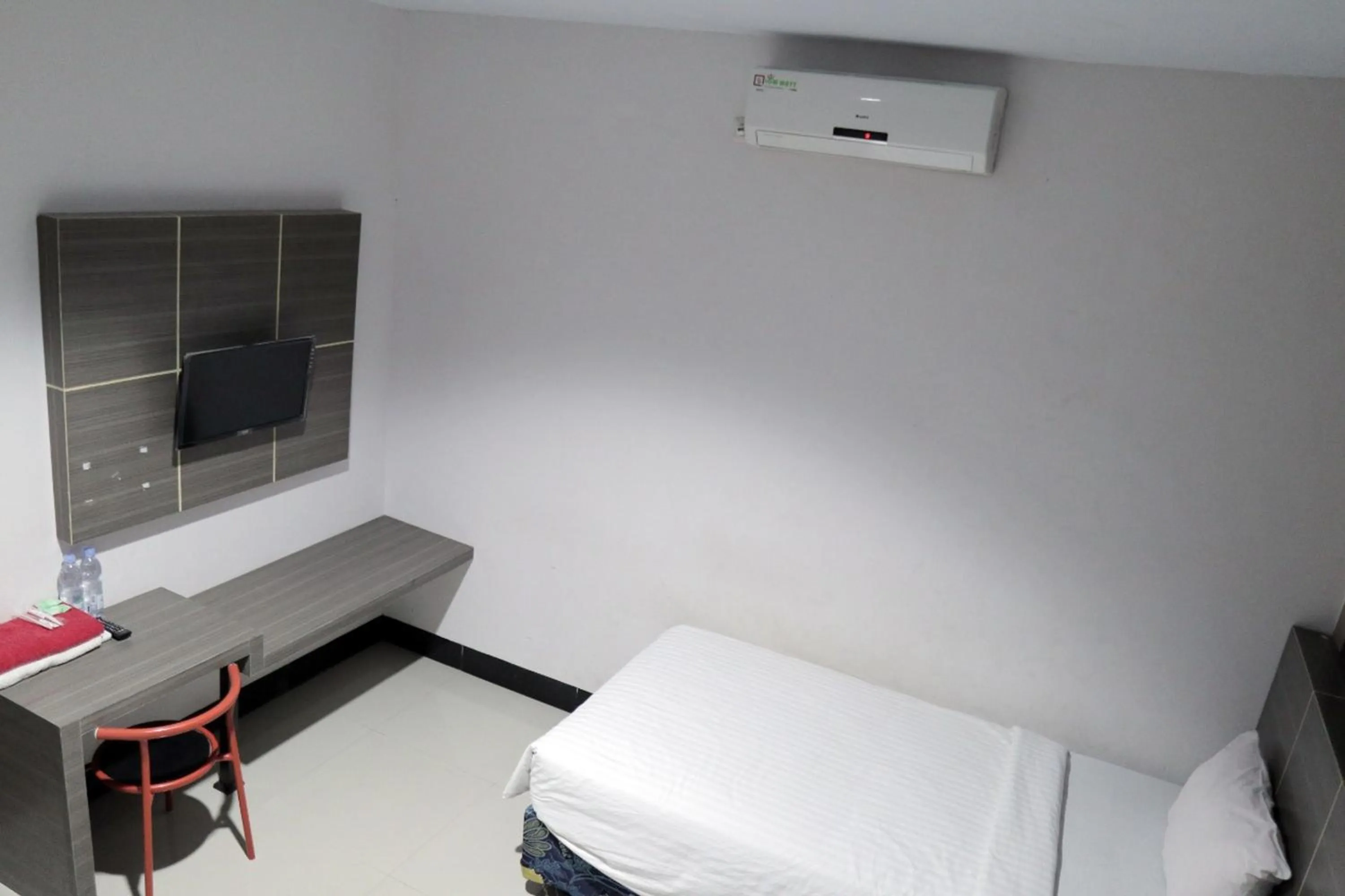 Bed in RedDoorz @ Pasangkayu Mamuju Utara