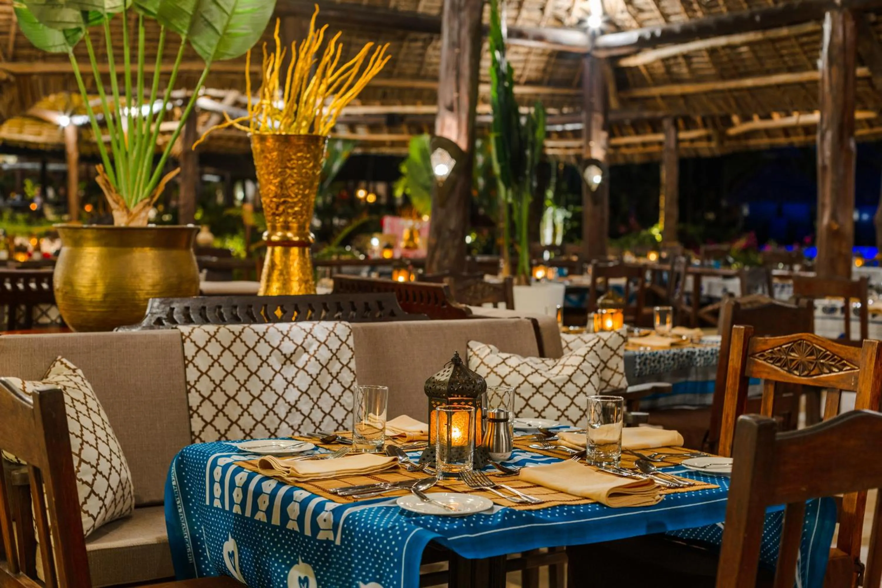 Restaurant/places to eat in Breezes Beach Club and Spa