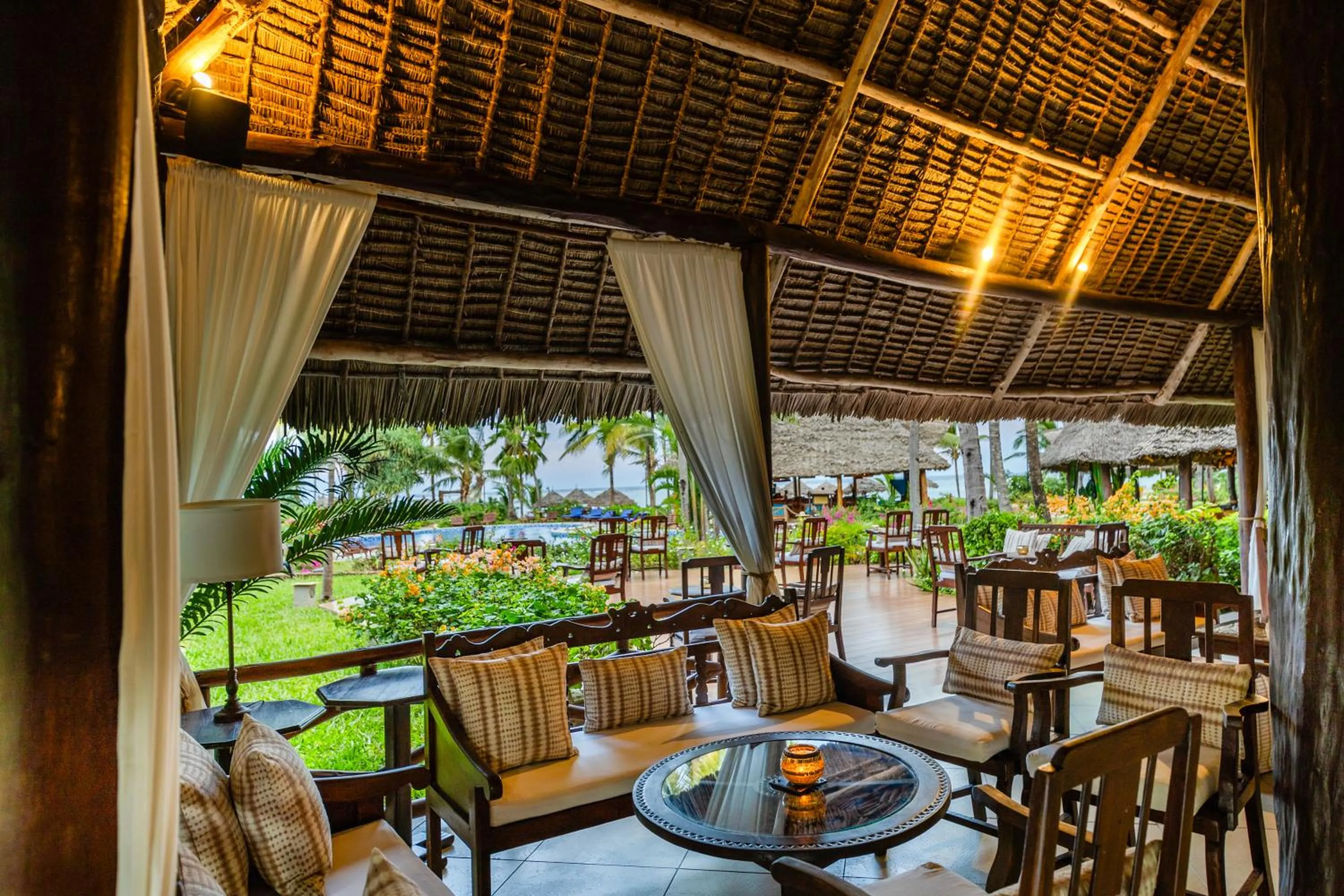 Lounge or bar in Breezes Beach Club and Spa