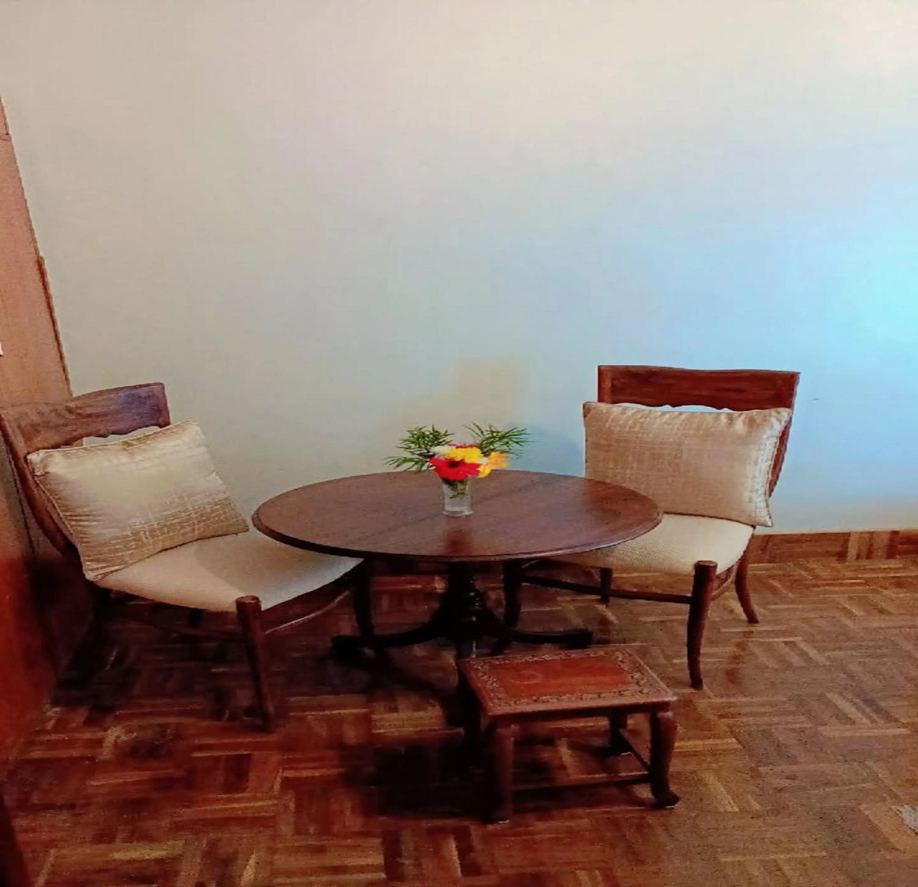 Seating area in Onondaga Kodaikanal