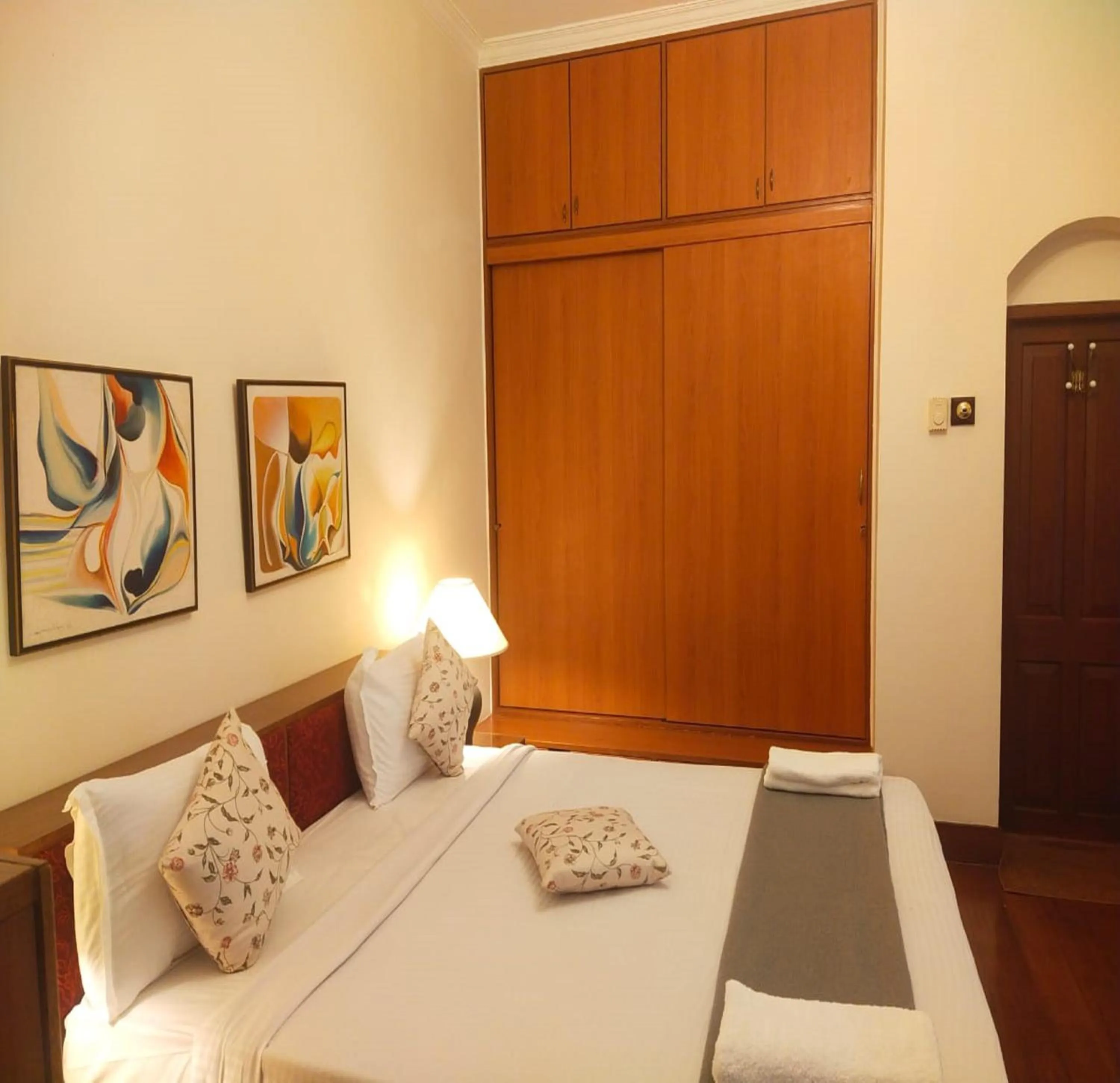 Bedroom, Bed in Onondaga Kodaikanal