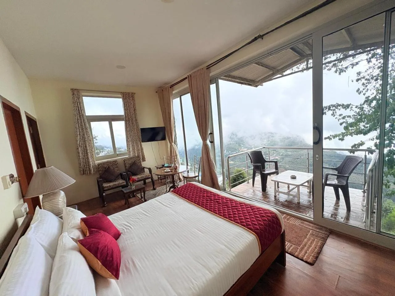 Bedroom, Bed in Onondaga Kodaikanal