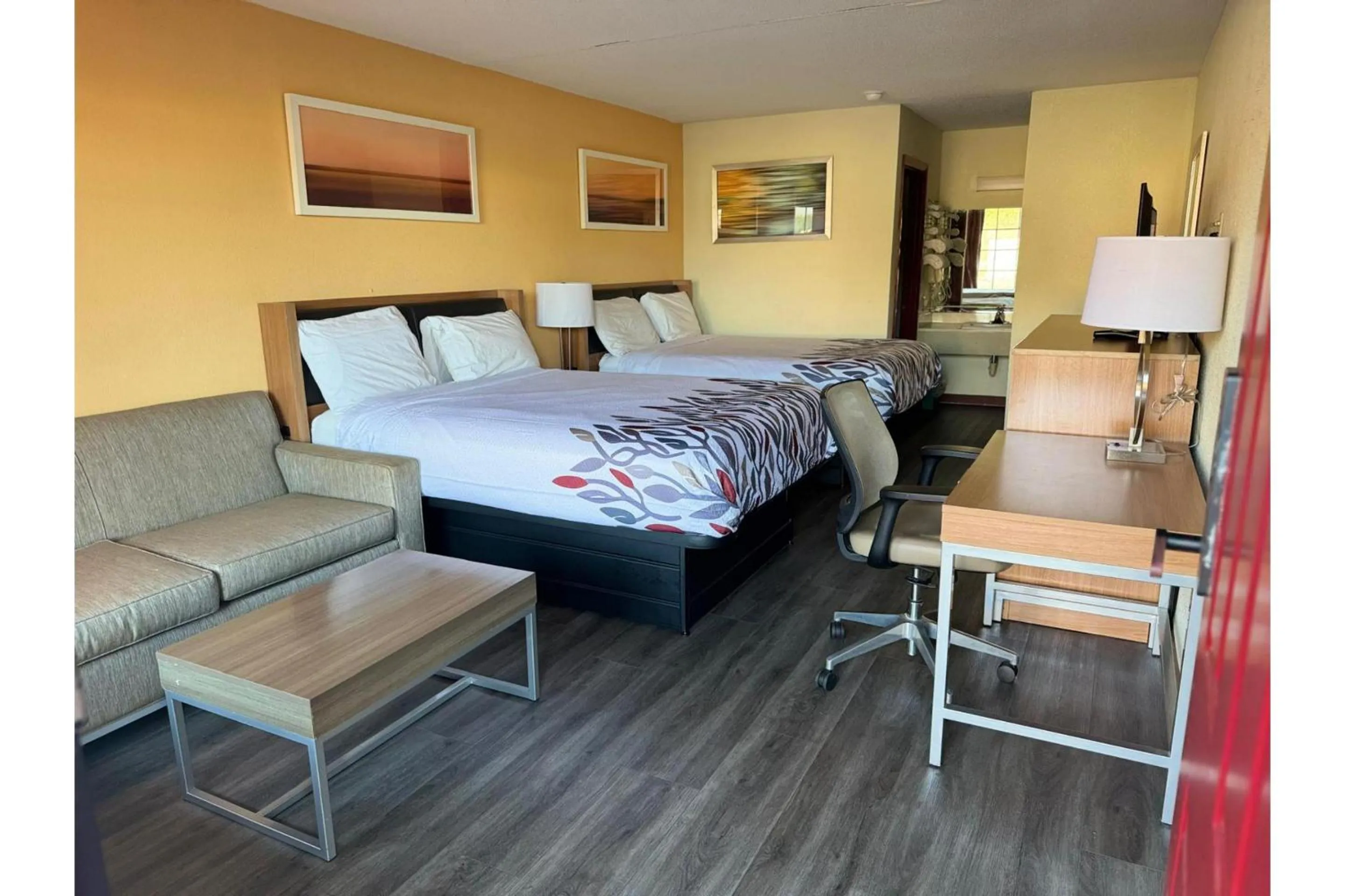 Bedroom, Bed in Budget Inn By Belvilla St George I-95