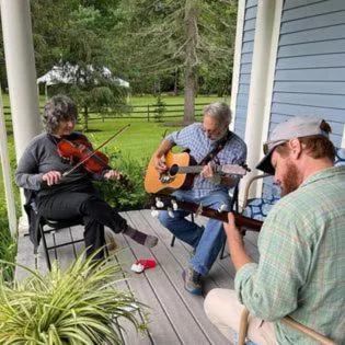 Laurel River Club Bed & Breakfast or LRCBNB