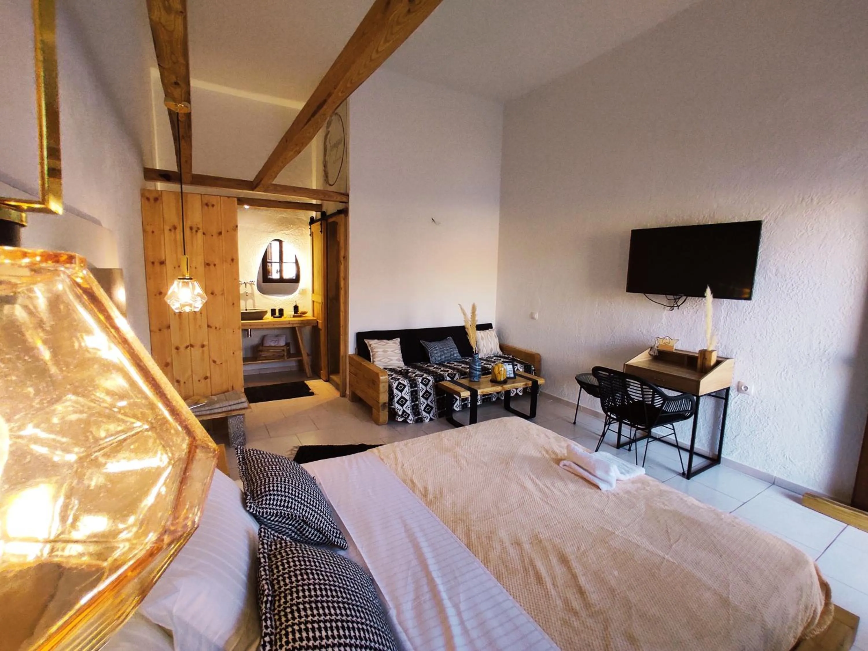 View (from property/room), Bed in Spongia Apartments Kalymnos