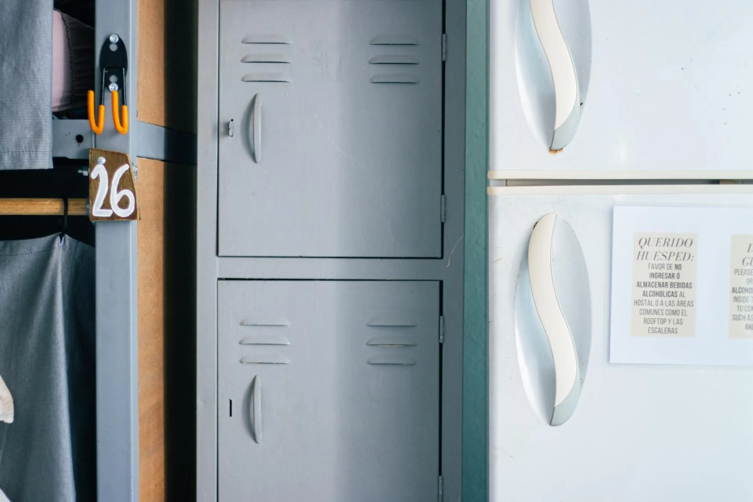 wardrobe in Hostal Cuca Macuca