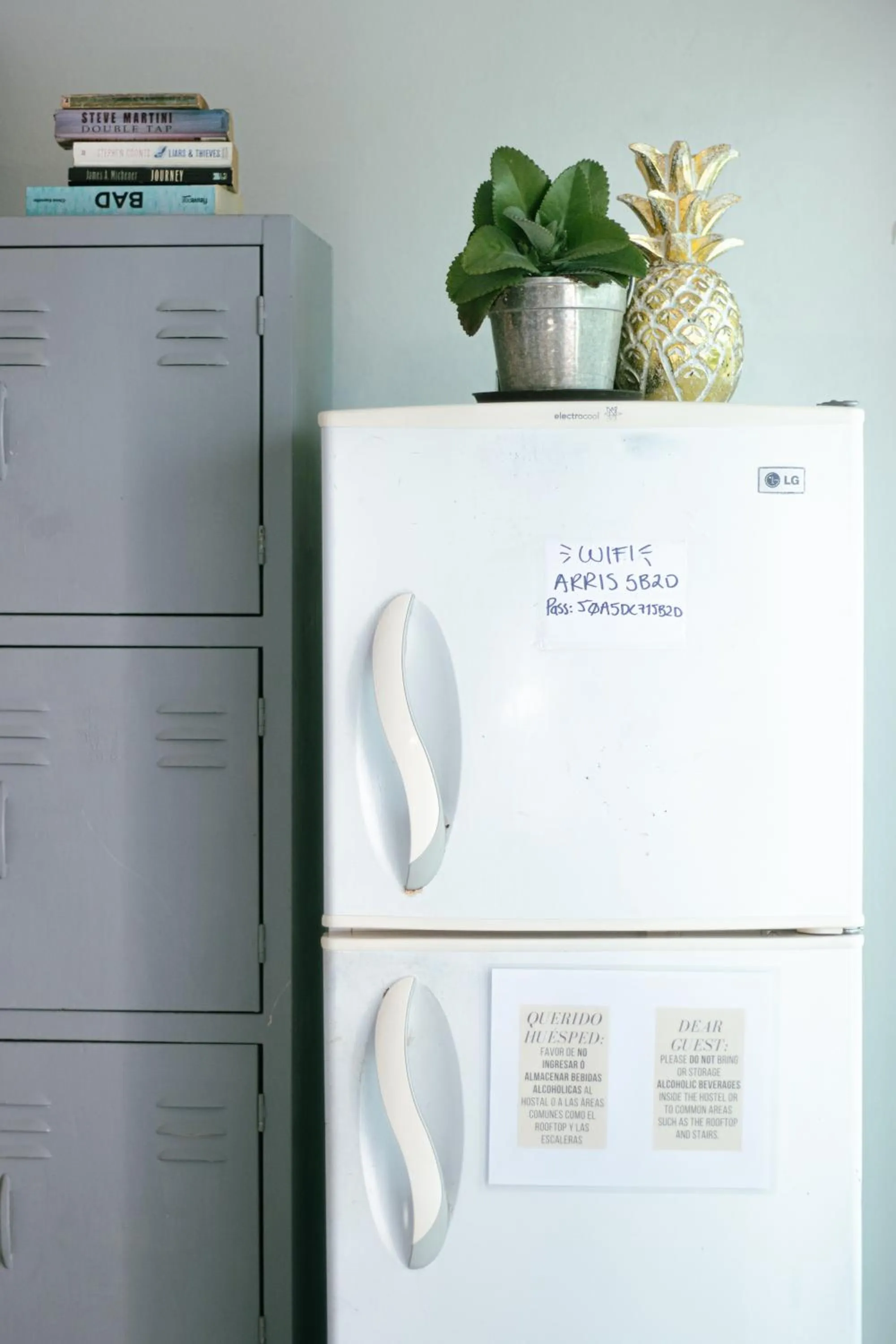 wardrobe in Hostal Cuca Macuca