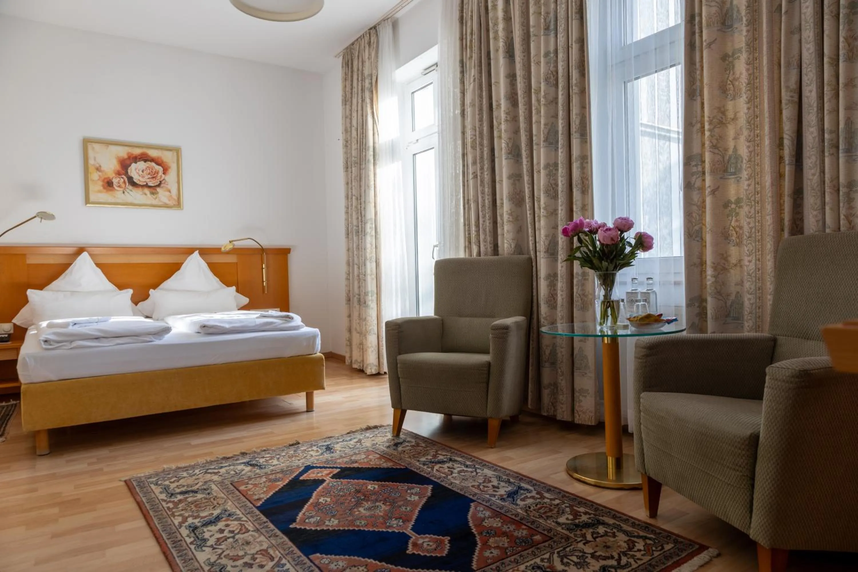 Bed in Hotel Weisses Haus