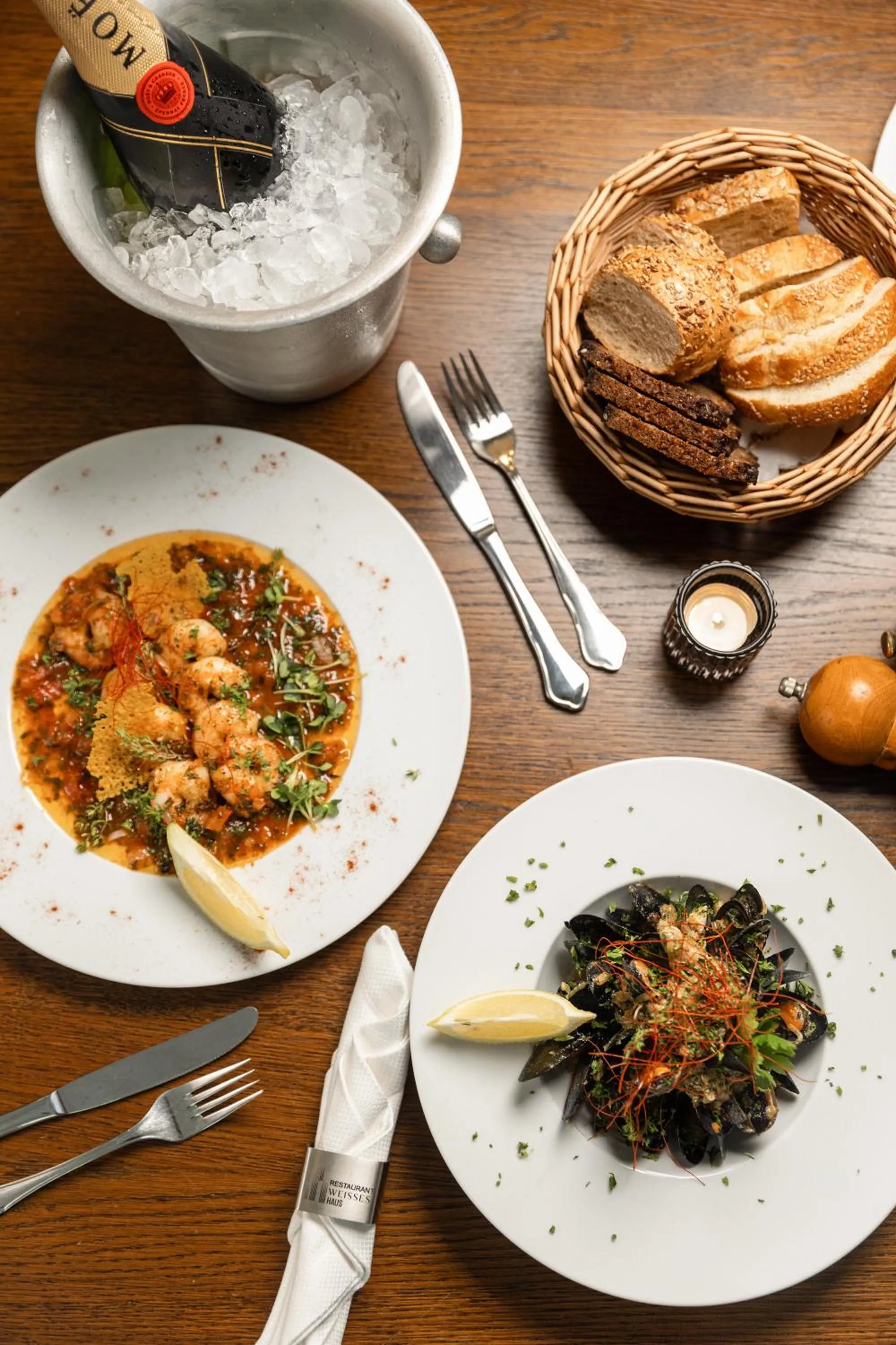 Restaurant/places to eat in Hotel Weisses Haus