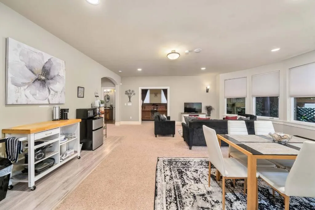 Kitchen or kitchenette in Villa Luna