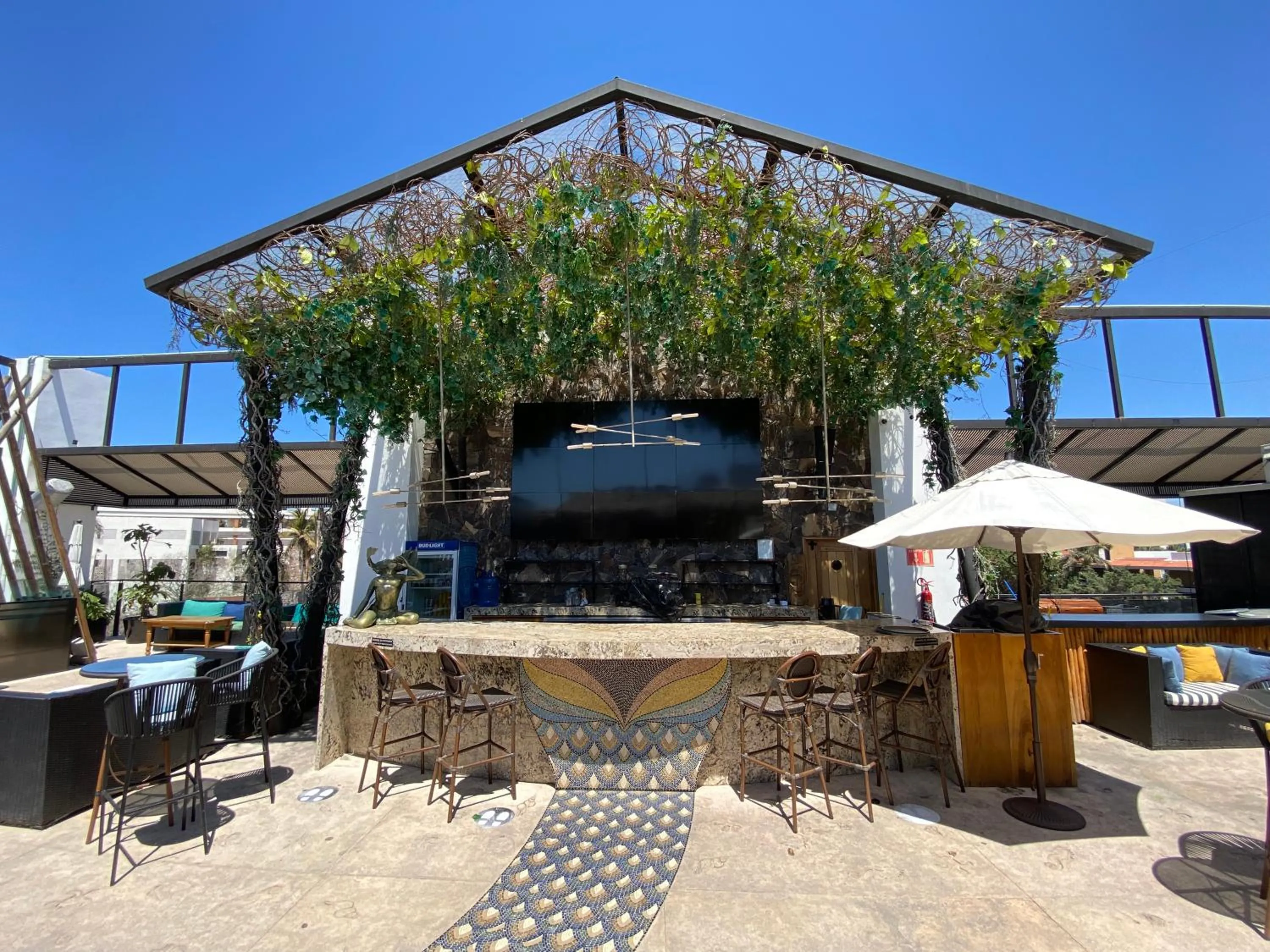 Lounge or bar in The Xperience by g