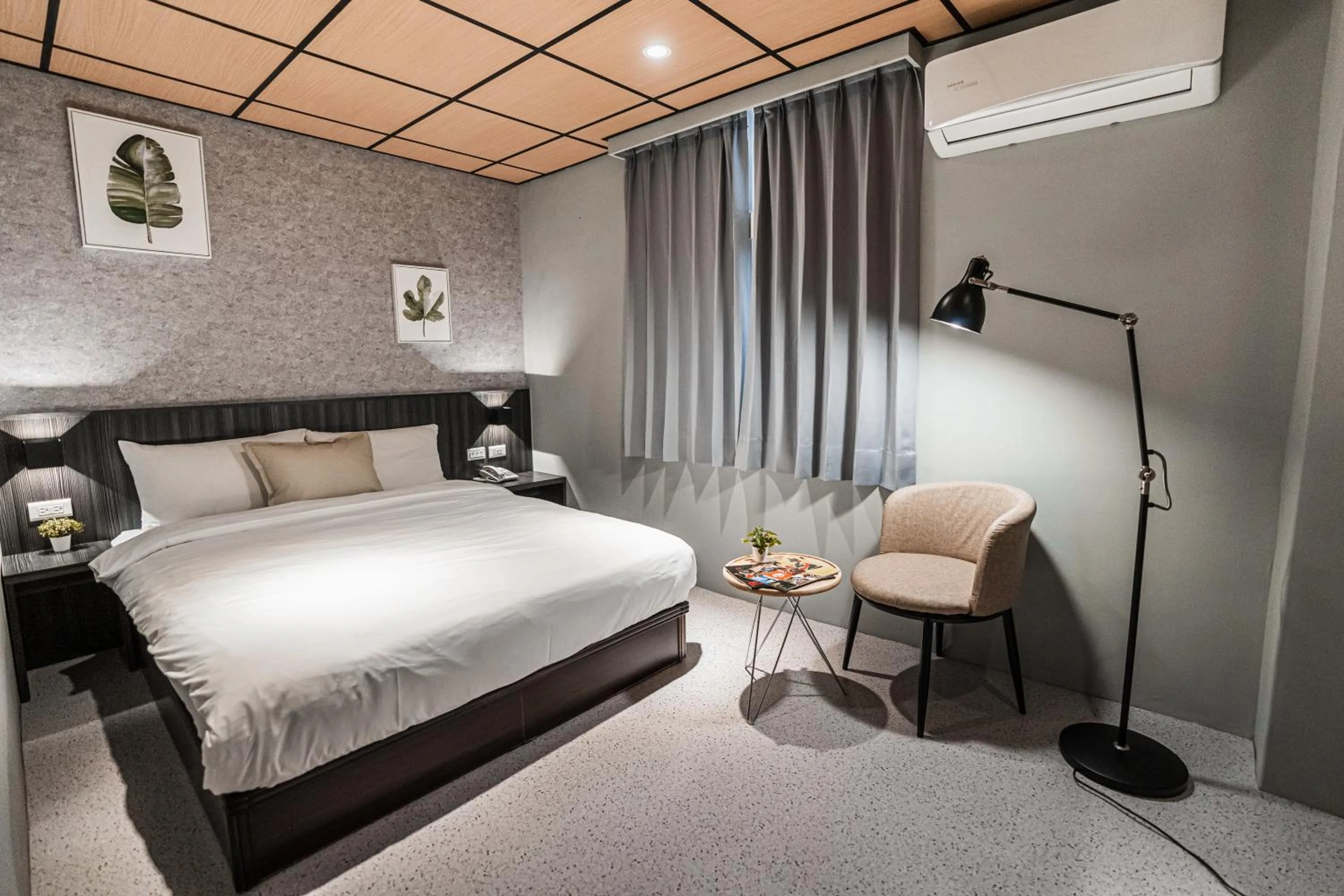 Photo of the whole room, Bed in ZZINN,penghu