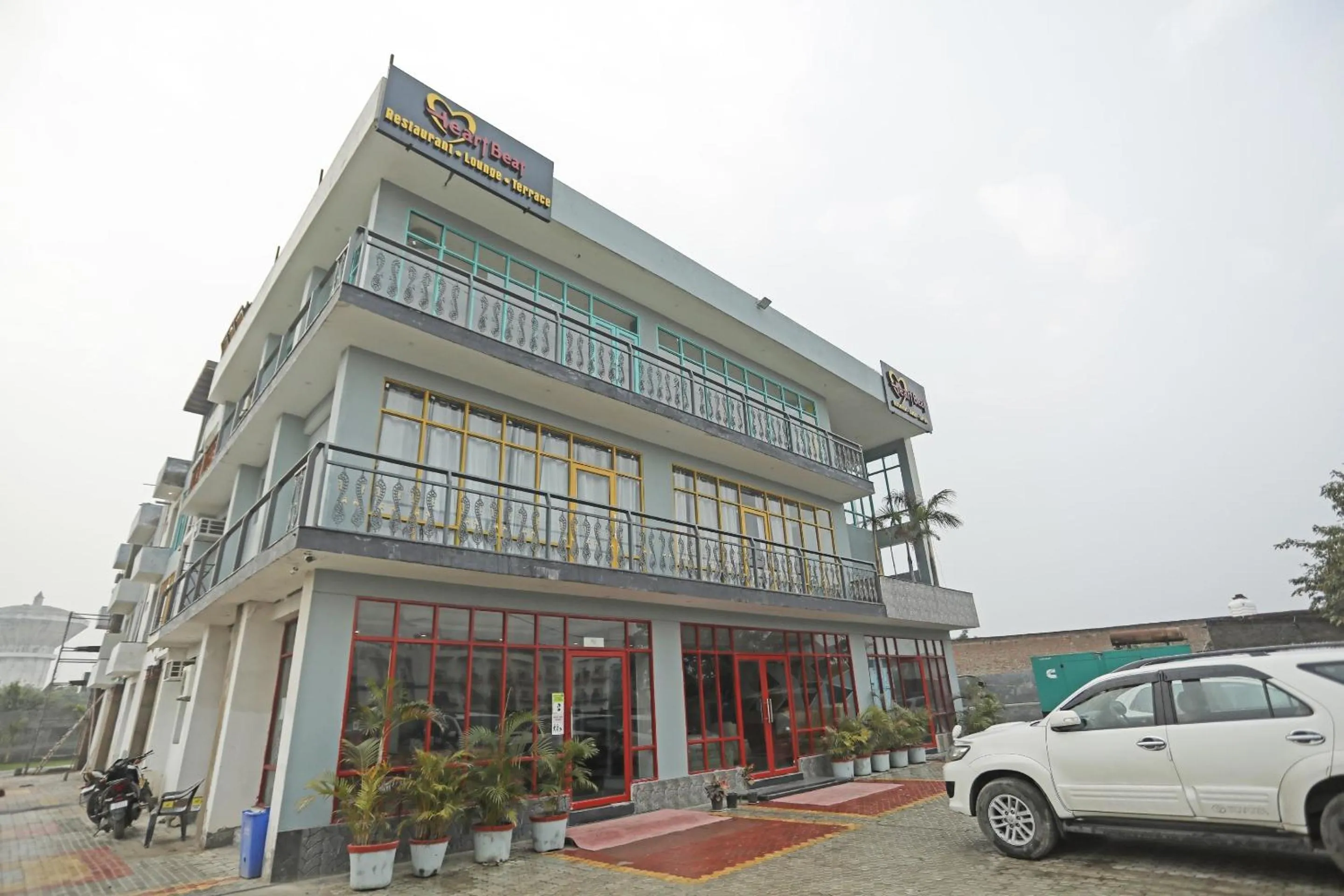 Facade/entrance in Hotel O Heart Beat Hotel