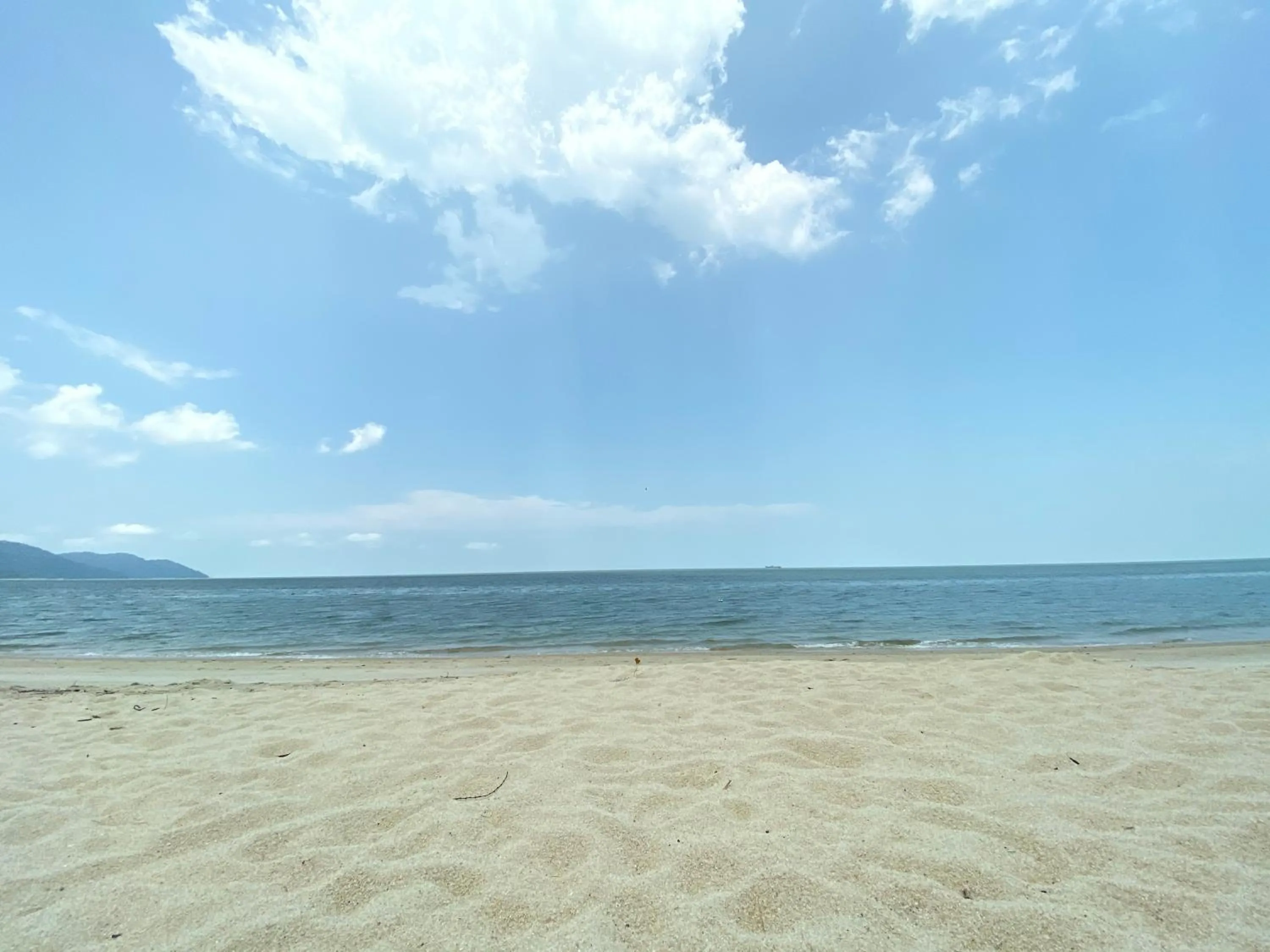 By The Sea Cozy Beachfront Home, Batu Ferringhi