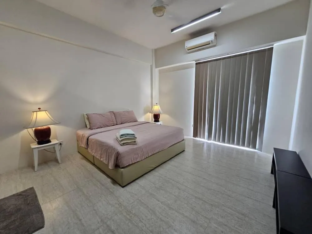 Bed in By The Sea Cozy Beachfront Home, Batu Ferringhi