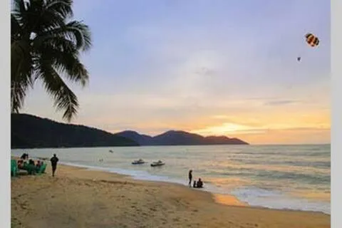 By The Sea Cozy Beachfront Home, Batu Ferringhi