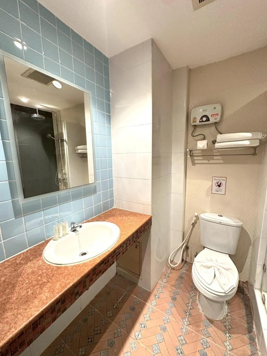 Shower in Studio F Sukhumvit